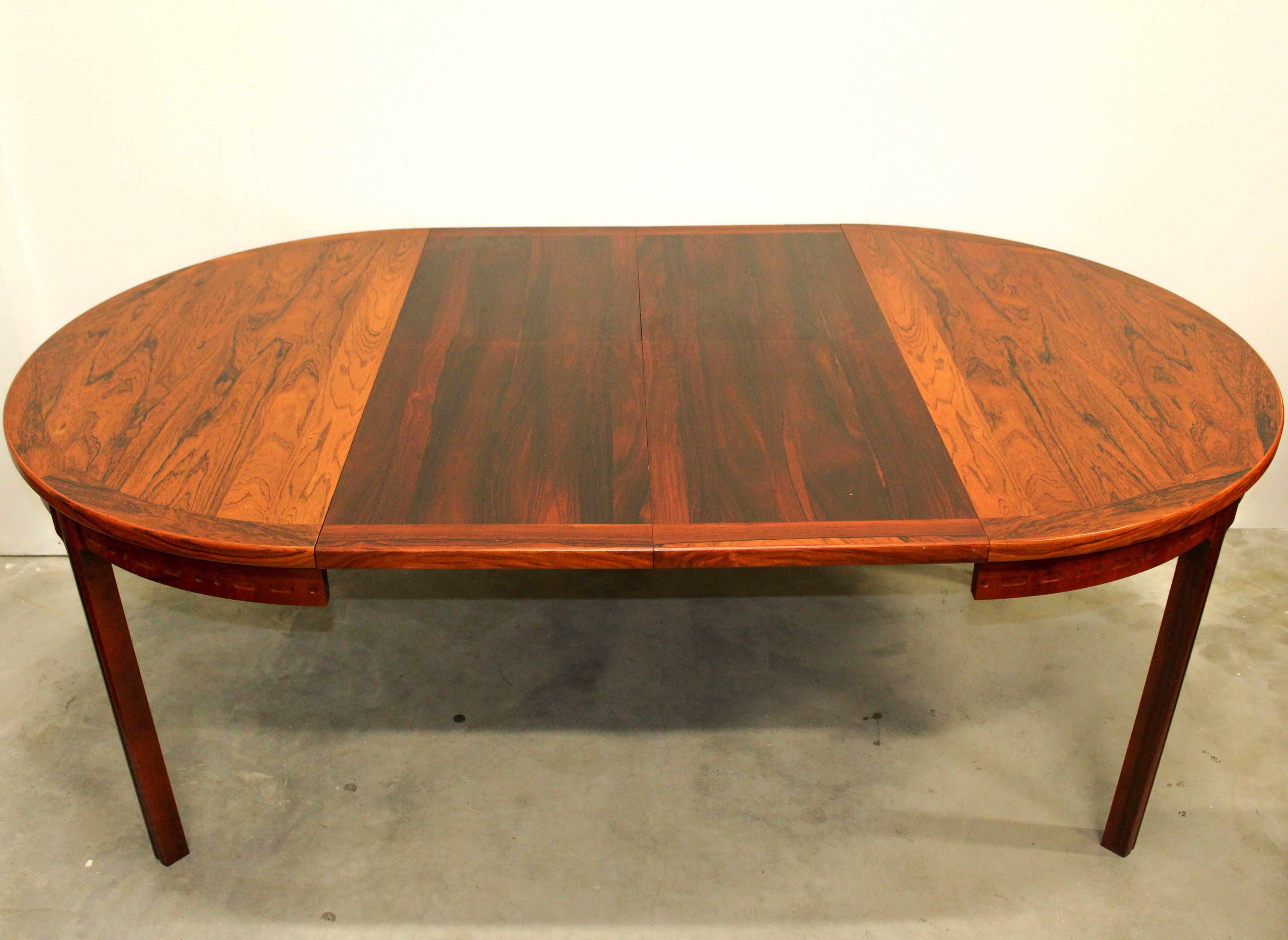 Midcentury Round Swedish Rosewood Dining Table with Two Leafs For Sale 2