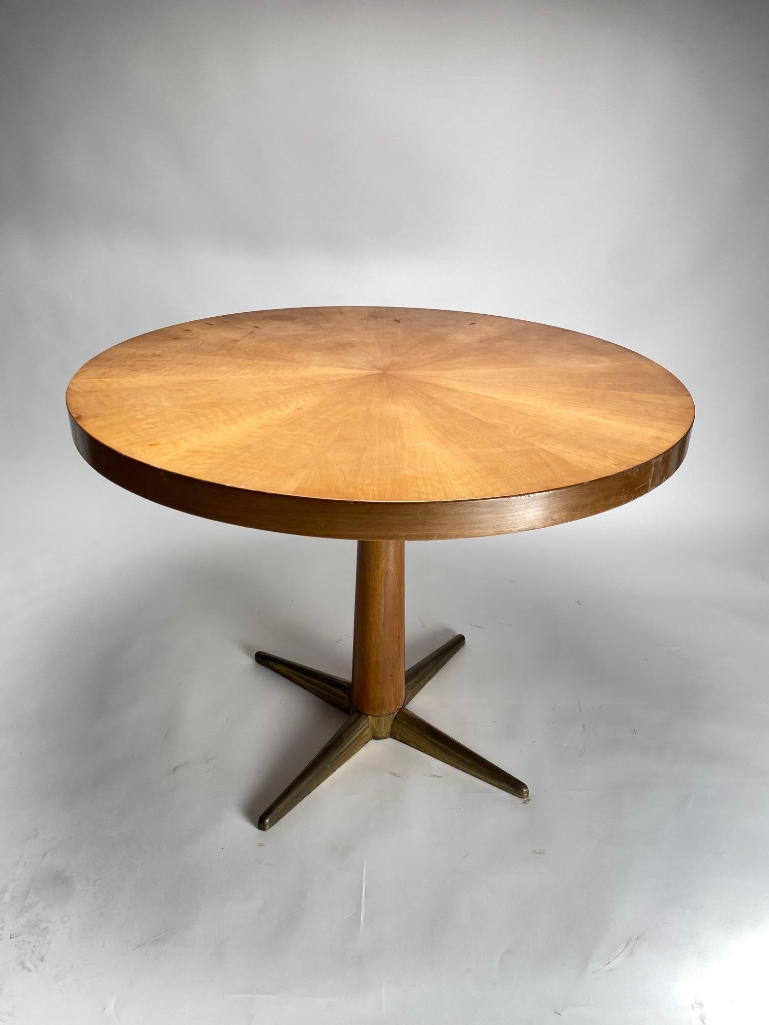 Mid-Century Modern Mid-Century Round Table in wood and brass, Gio Ponti Style, Italy 1950s For Sale