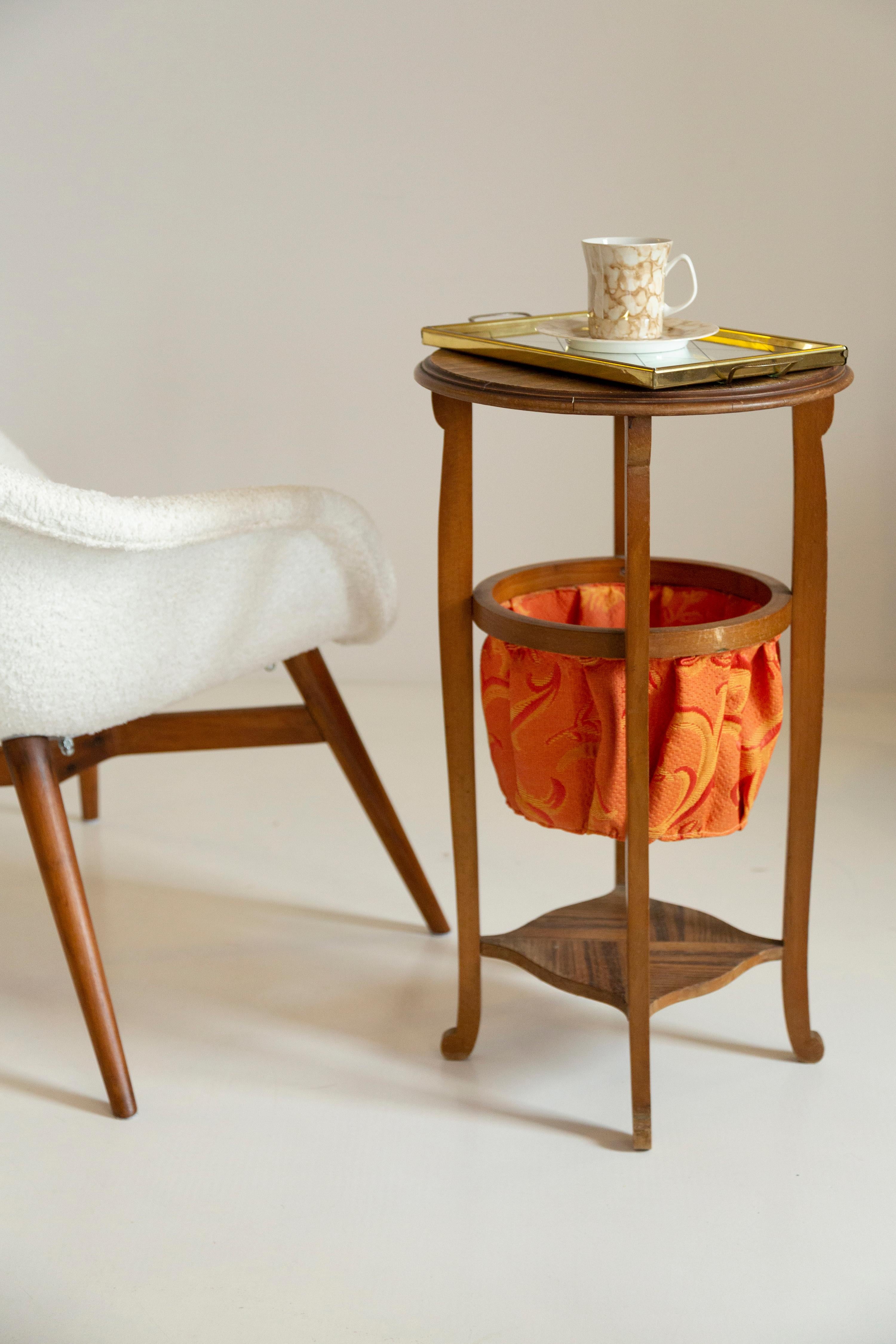 20ième siècle Table ronde du milieu du siècle, bois clair, Pologne, années 1960 en vente