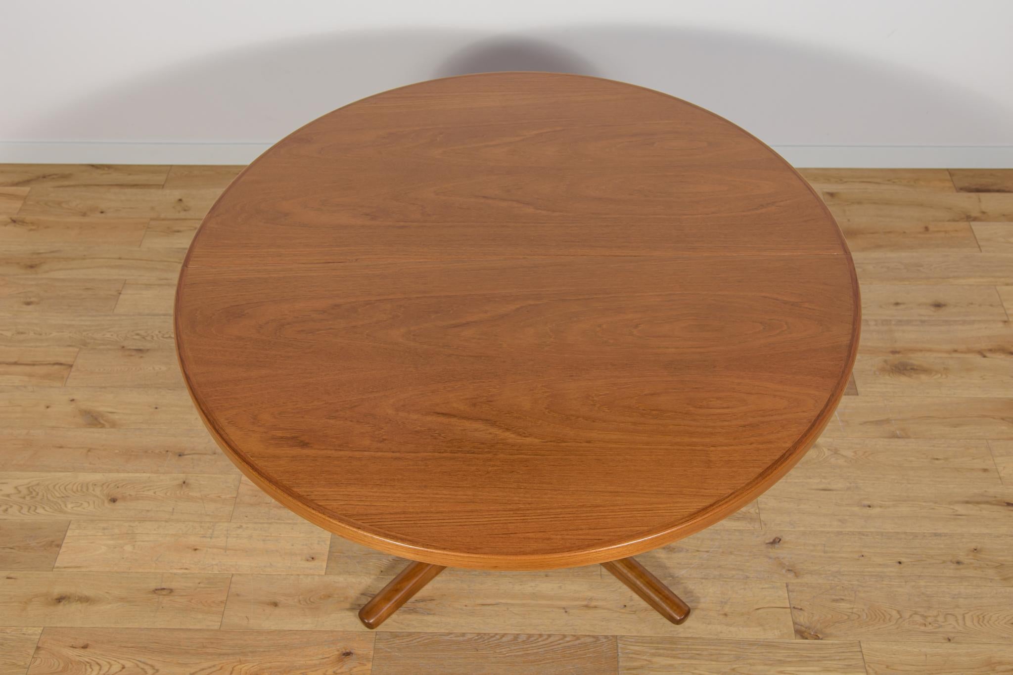Ausziehbarer Esstisch aus Teakholz aus der Mitte des Jahrhunderts aus Vejle Mobelfabrik Dänemark. (Moderne der Mitte des Jahrhunderts) im Angebot
