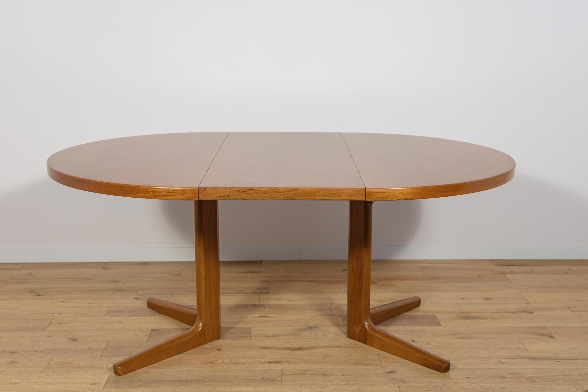 Ausziehbarer Esstisch aus Teakholz aus der Mitte des Jahrhunderts aus Vejle Mobelfabrik Dänemark. (Mitte des 20. Jahrhunderts) im Angebot