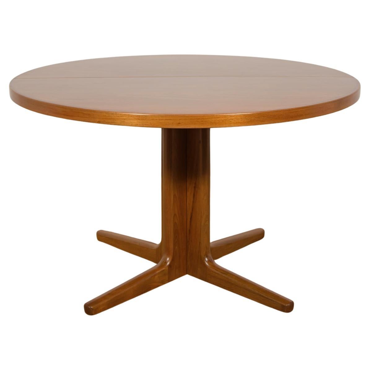 Tavolo da pranzo rotondo allungabile in teak di Vejle Mobelfabrik Danimarca.