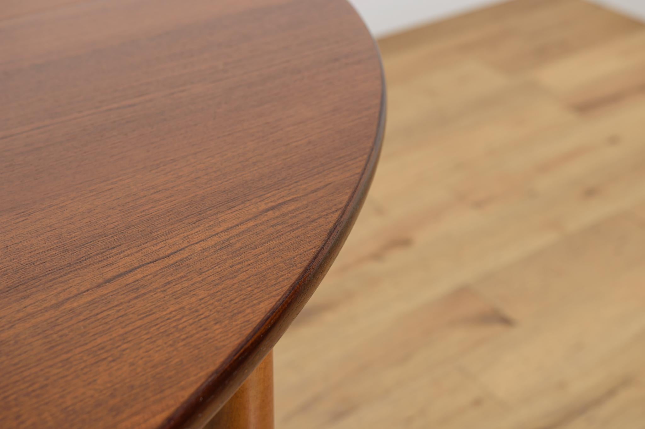 Mid-Century Round Teak Extendable Dining Table, United Knigdom, 1960s For Sale 8