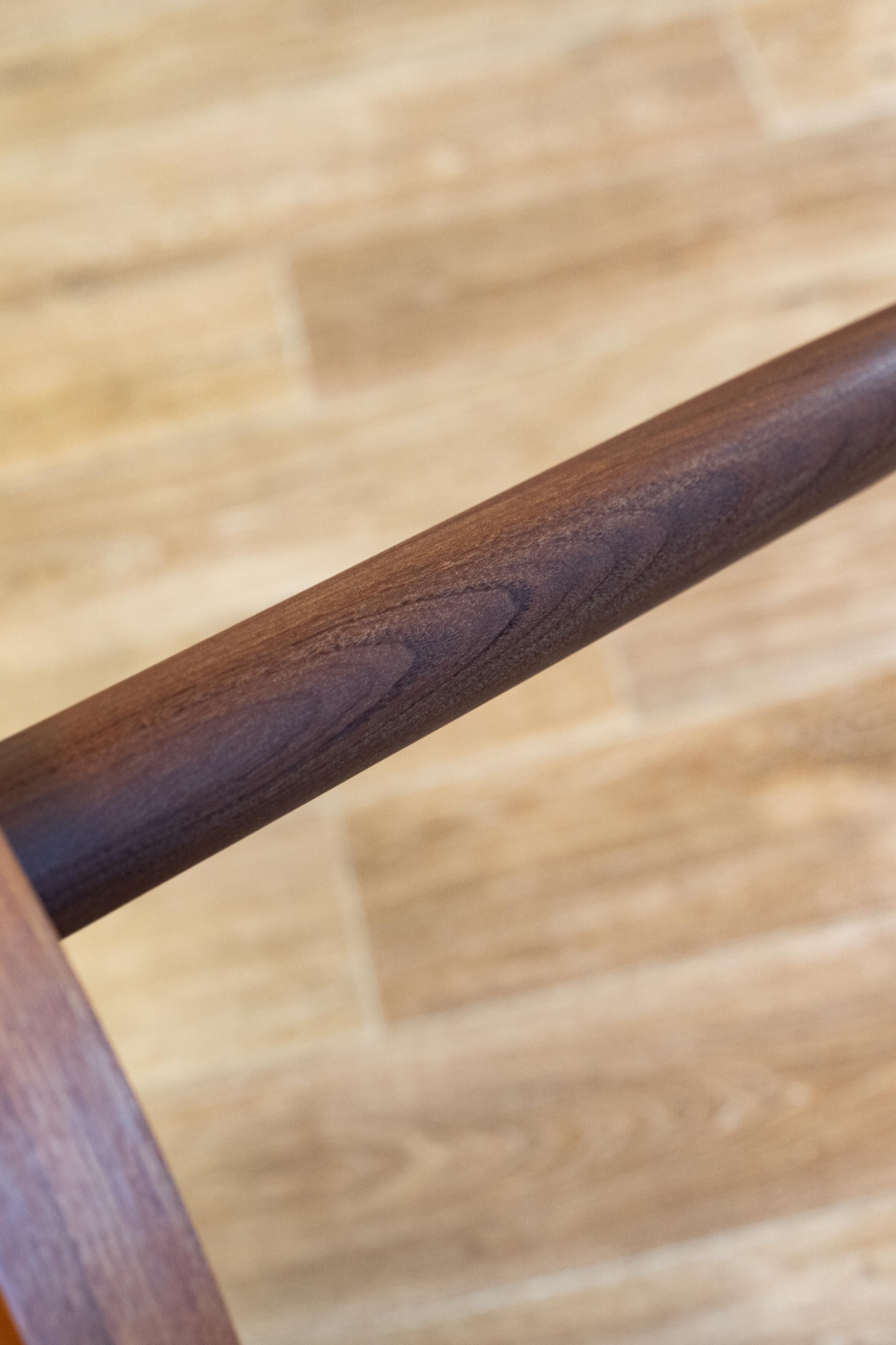 Mid-century round teak table, Norway, 1960s For Sale 1