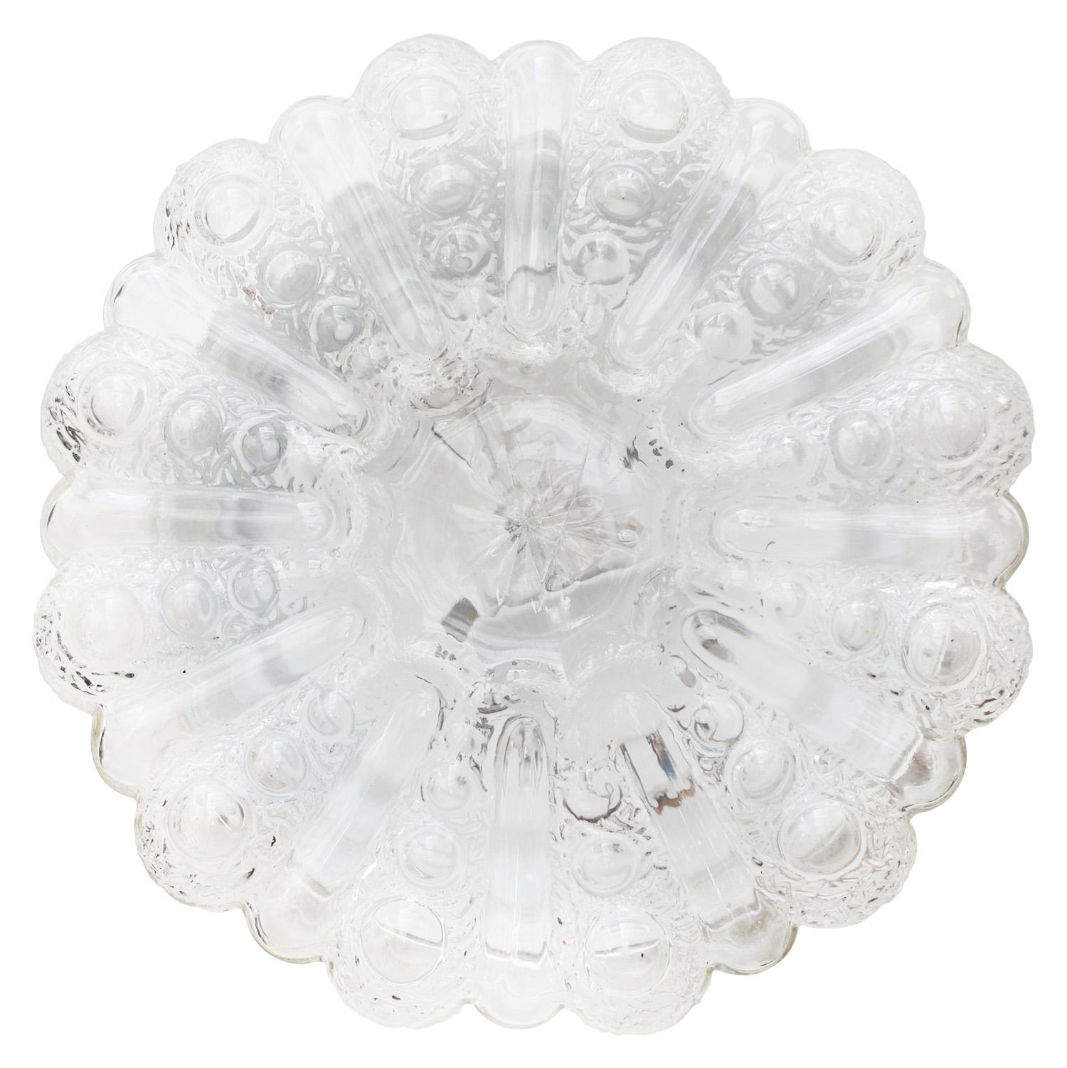 Allemand Applique ronde en verre texturé du milieu du siècle, encastrée dans le sol en vente