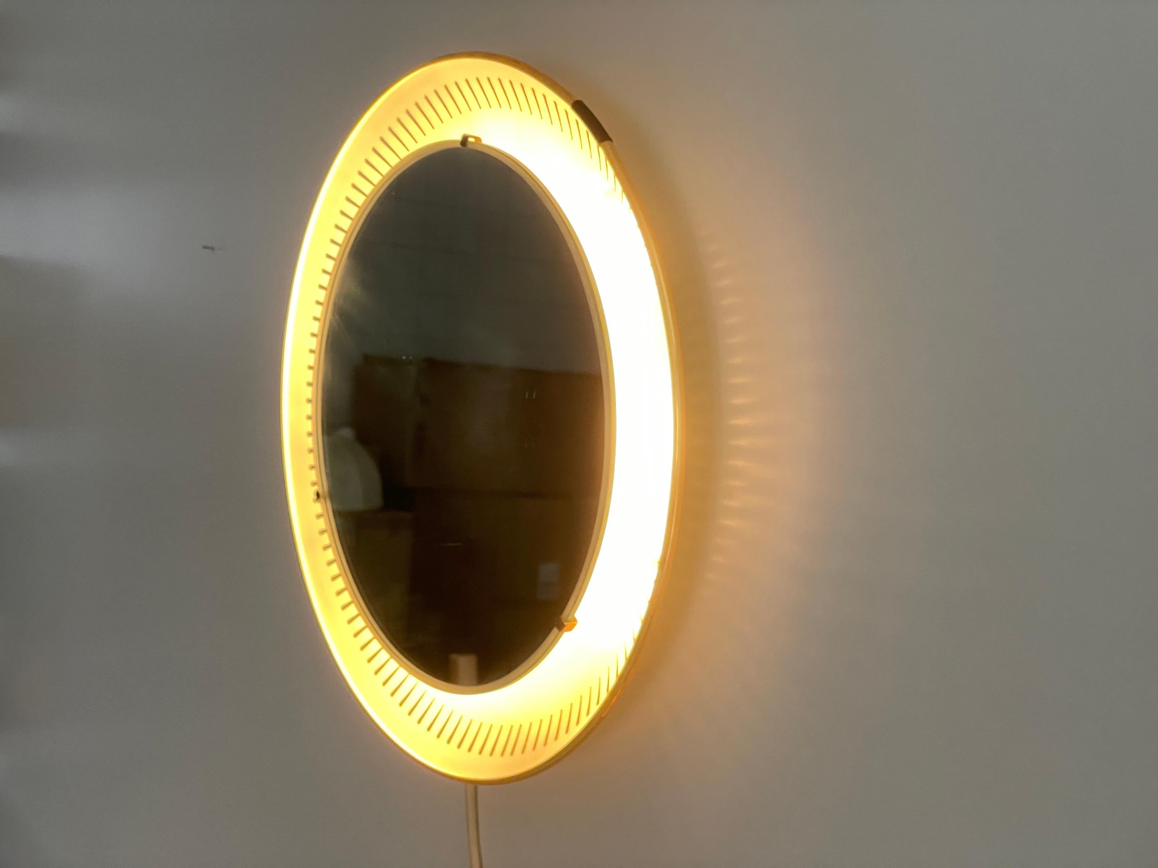 Espejo de pared redondo con luz de mediados de siglo, Hillebrand, Años 50, Alemania en venta 6