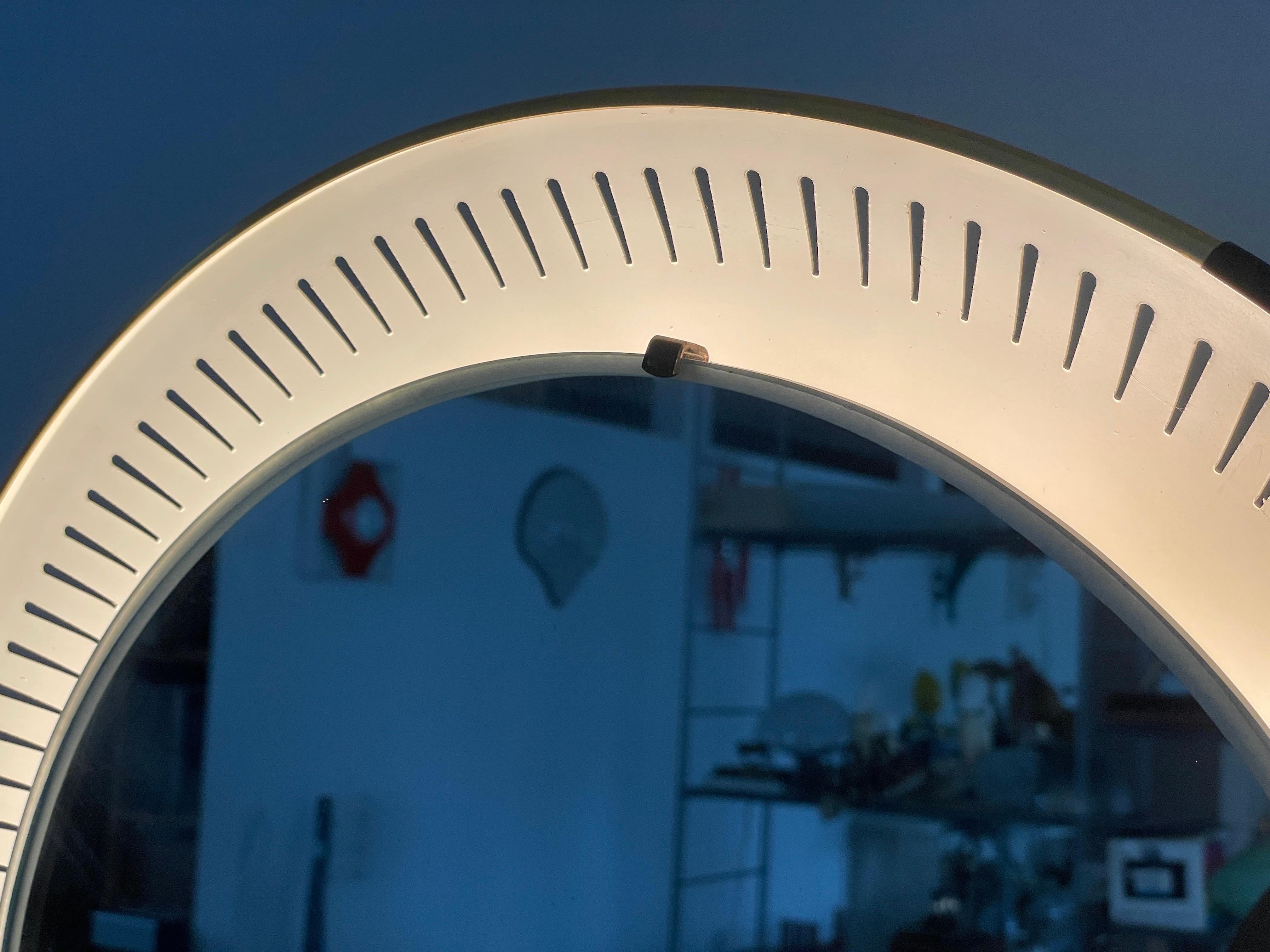 Espejo de pared redondo con luz de mediados de siglo, Hillebrand, Años 50, Alemania en venta 9
