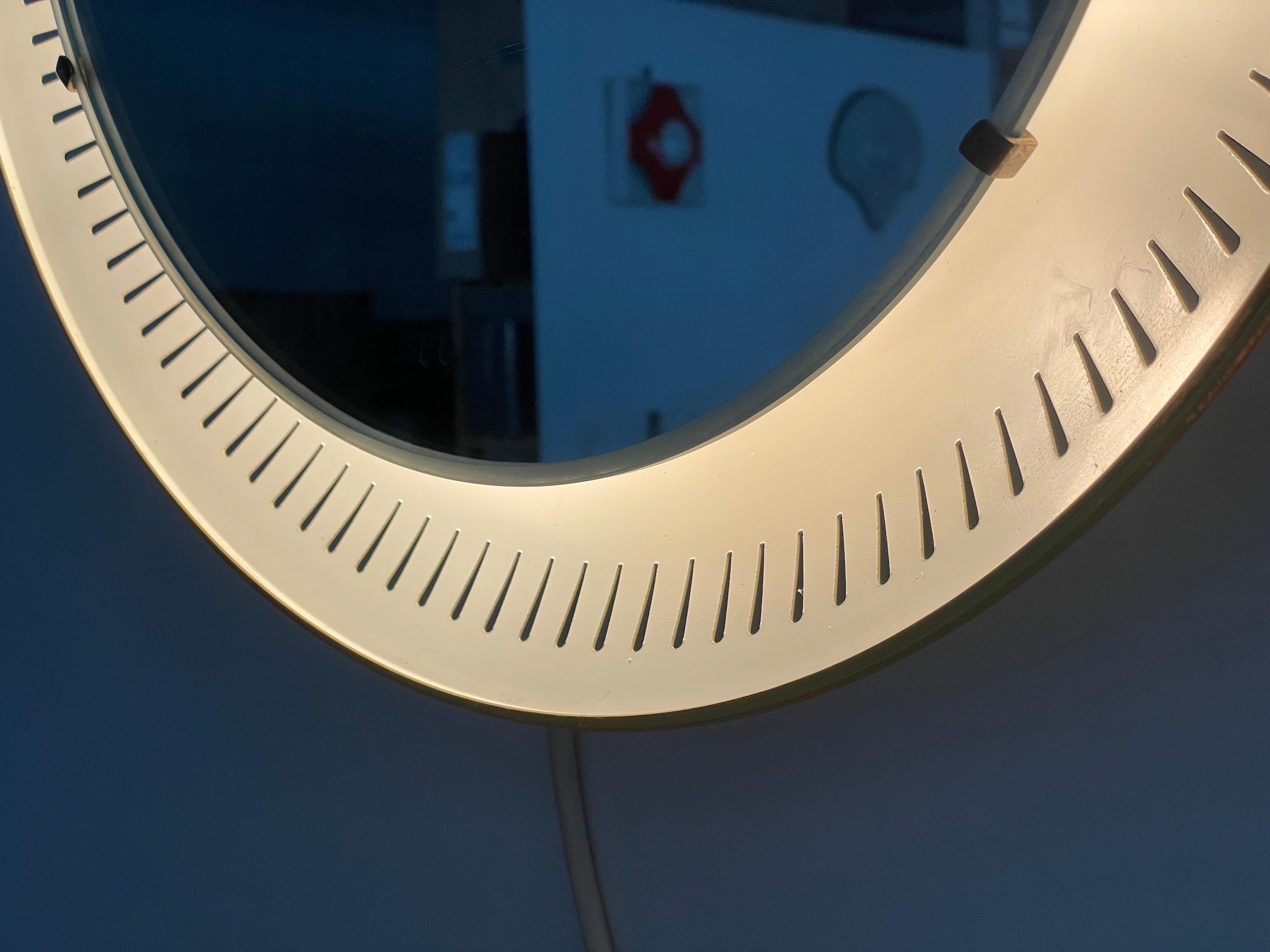 Espejo de pared redondo con luz de mediados de siglo, Hillebrand, Años 50, Alemania en venta 10