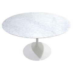 Mid-century Round White Marble Tulip Dining Table in the style of Eero Saarinen 