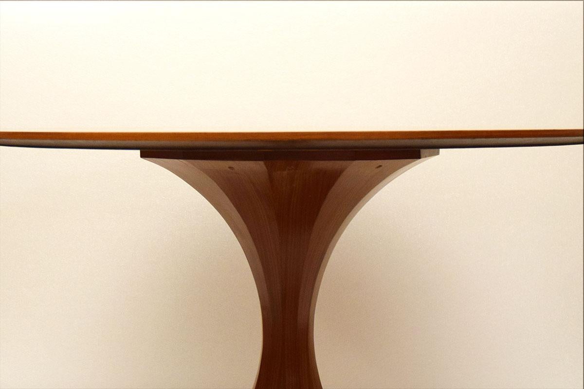 Italian Mid-century round wooden table attr. Carlo de Carli For Sale