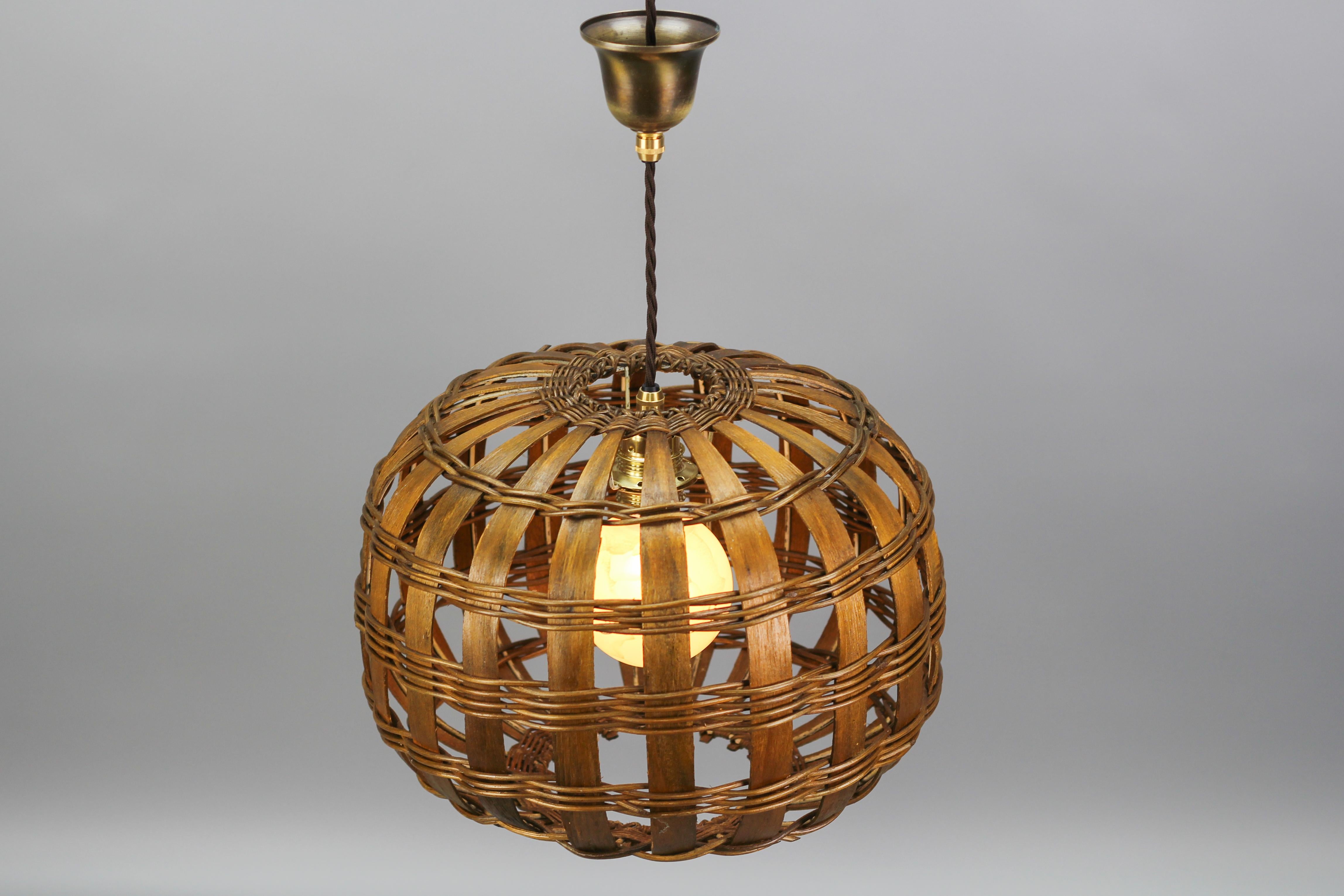 Mid-Century Modern Mid-Century Round Woven Wooden Hanging Lamp, 1950s