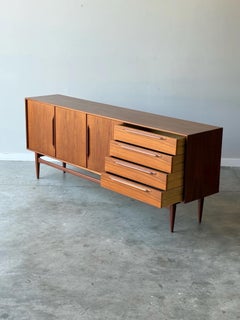 Mid-Century ‘RT 200’ Credenza by Heinrich Riestenpatt