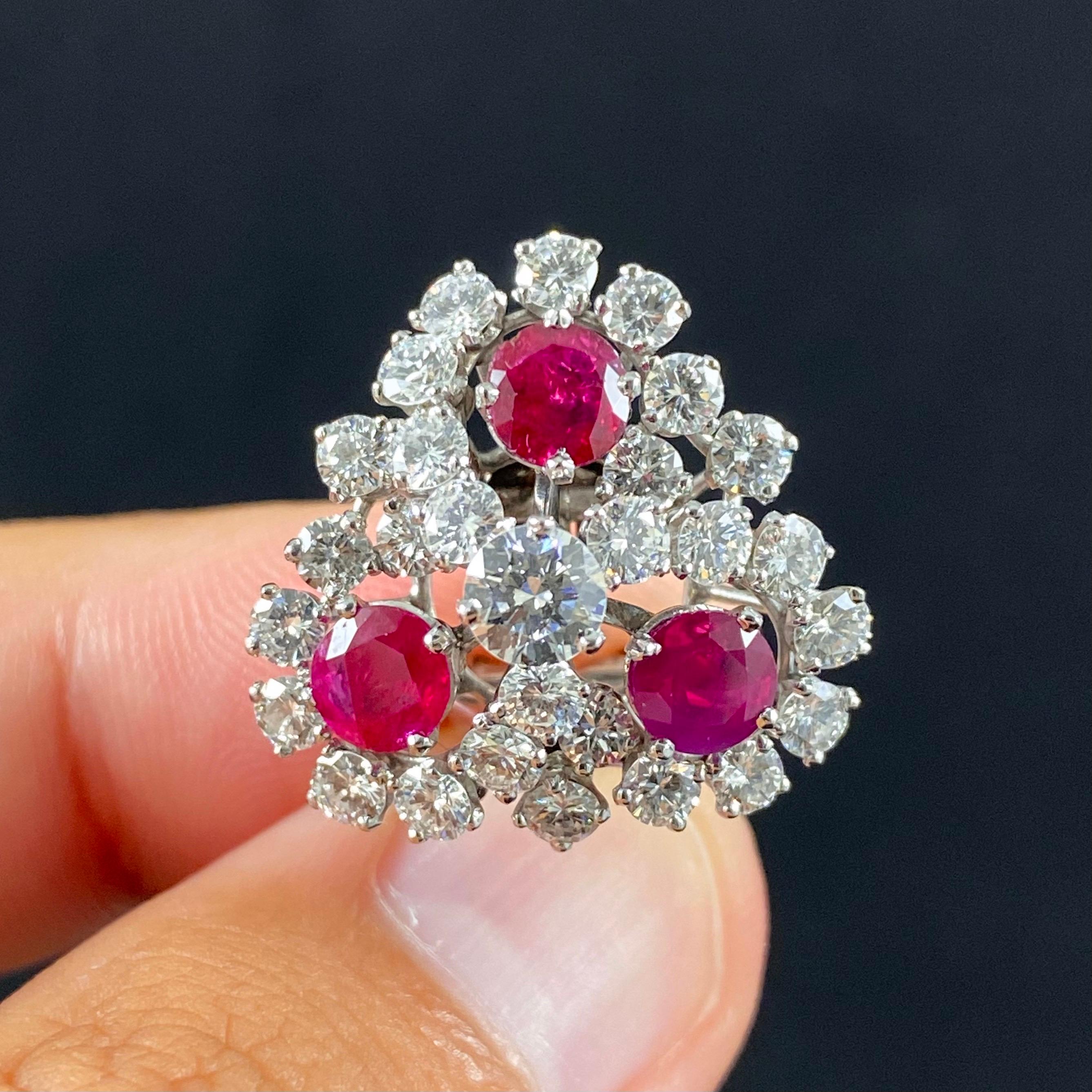 Mid-Century Ruby Diamond Trefoil Cluster Clip-On Earrings Platinum 1950s 1960s In Good Condition For Sale In Lisbon, PT