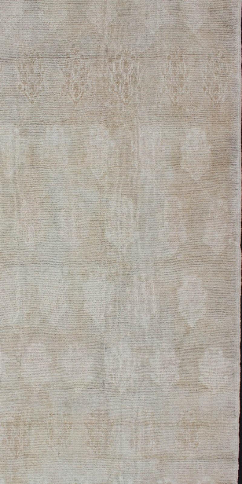 Annodato a mano Tappeto Midcentury dalla Turchia con design moderno Tulu in vendita