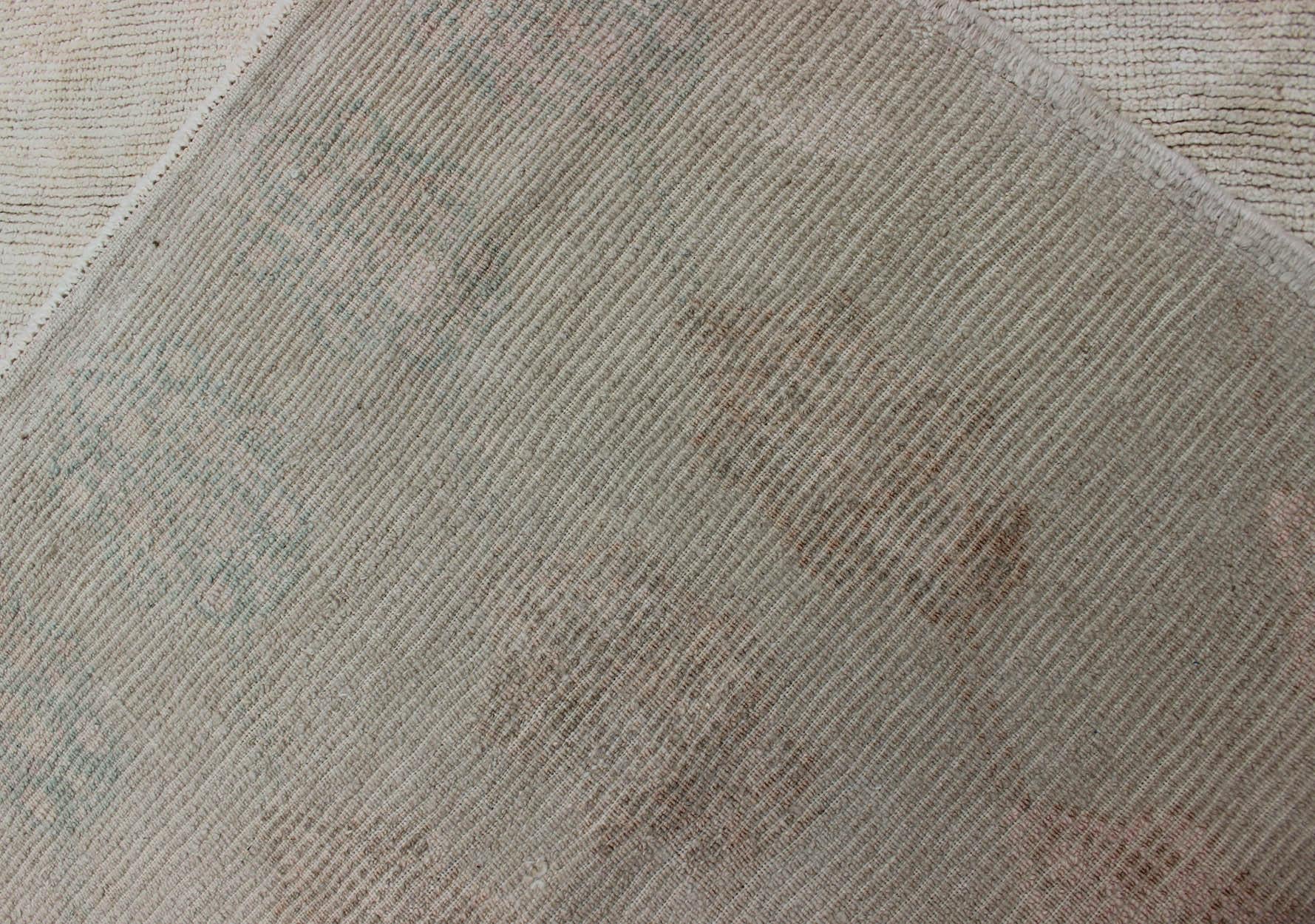 Tappeto Midcentury dalla Turchia con design moderno Tulu in vendita 1