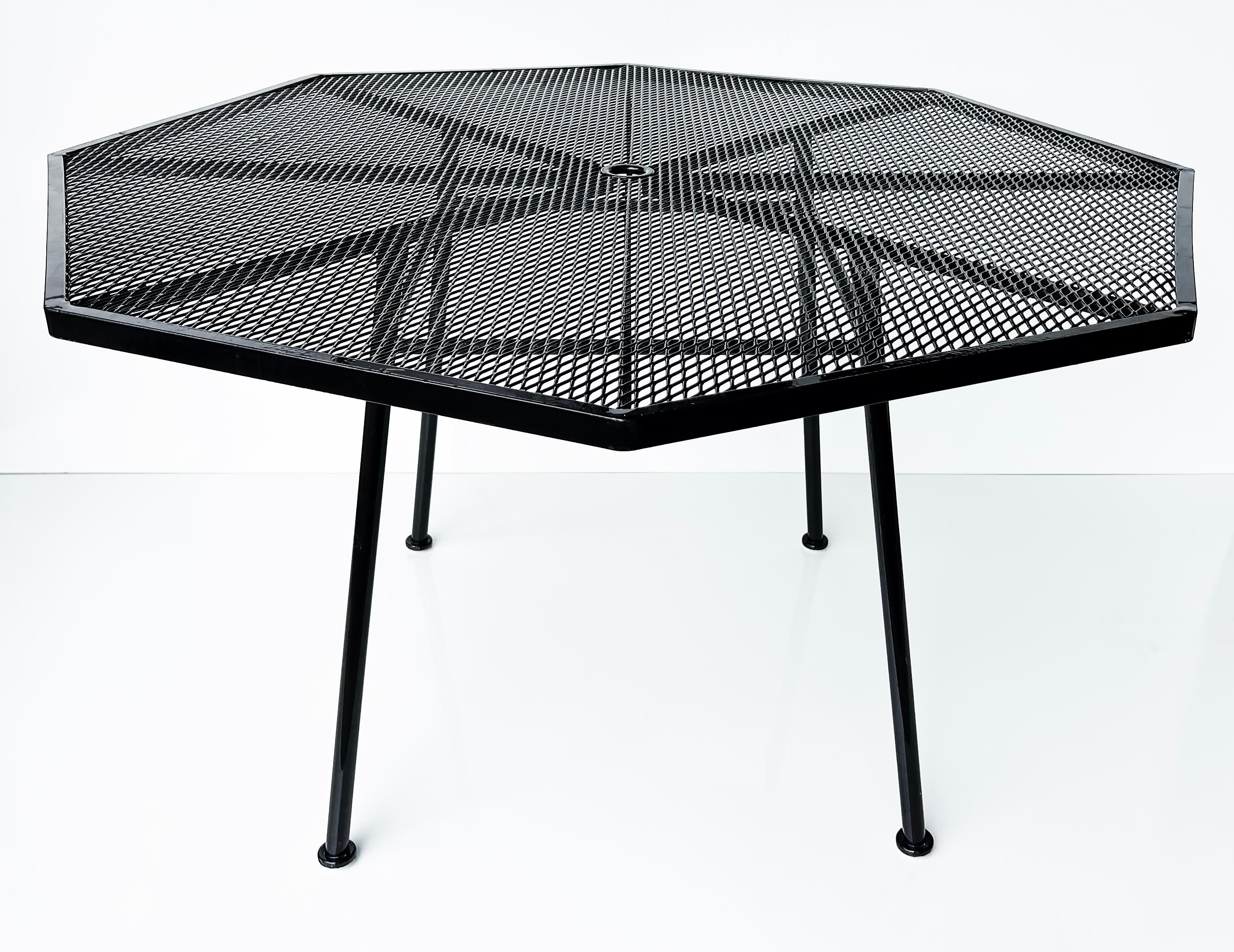 Mid-Century Modern Mid-century Russell Woodard Octagonal Mesh Dining Table  For Sale