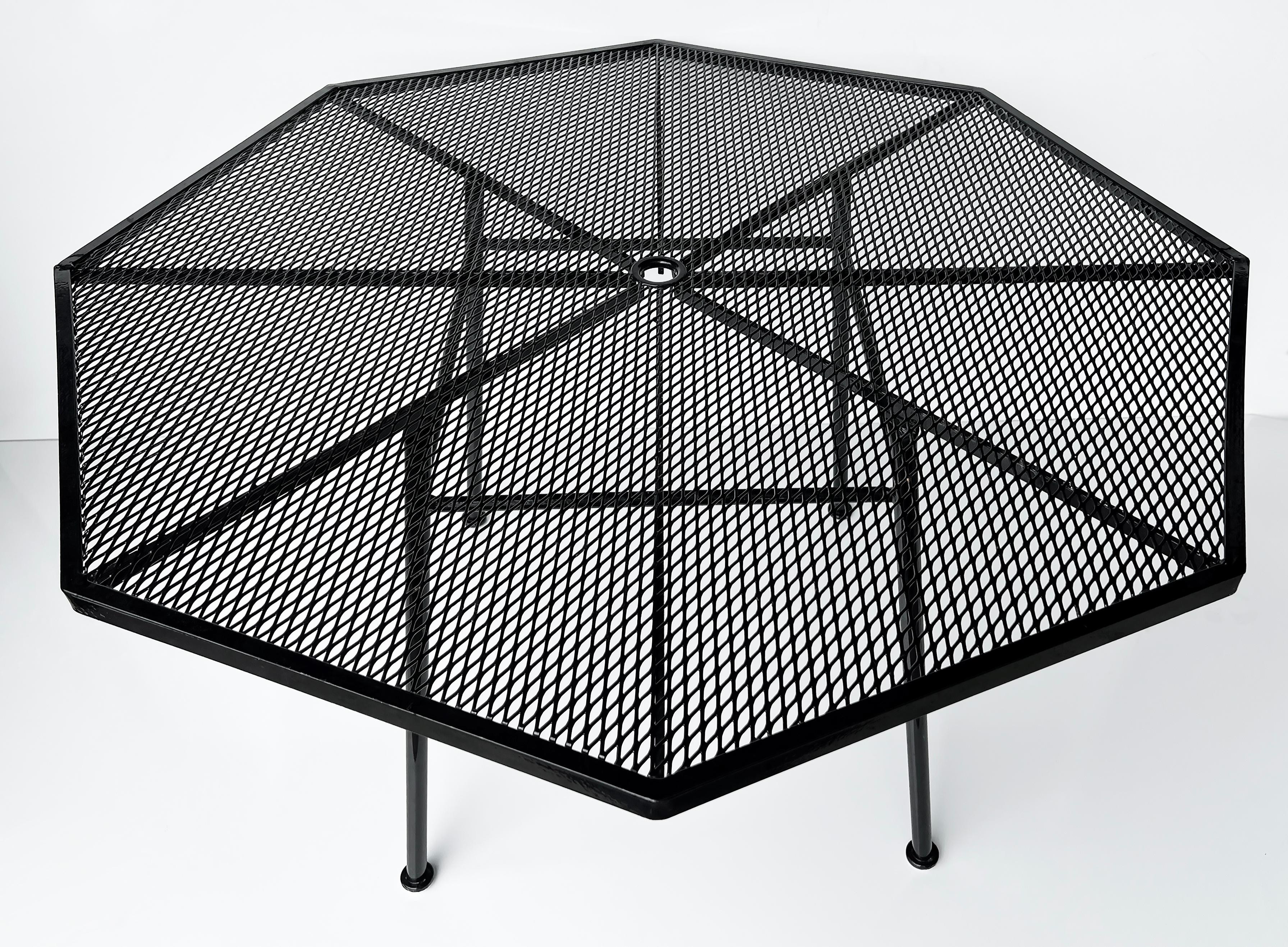 American Mid-century Russell Woodard Octagonal Mesh Dining Table  For Sale