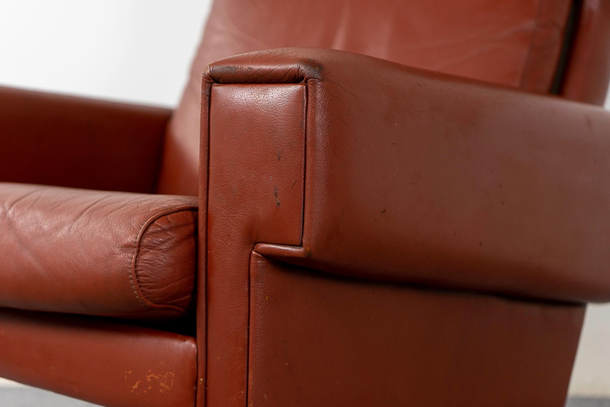 Danish Mid-Century Rust Leather Swivel Chair For Sale