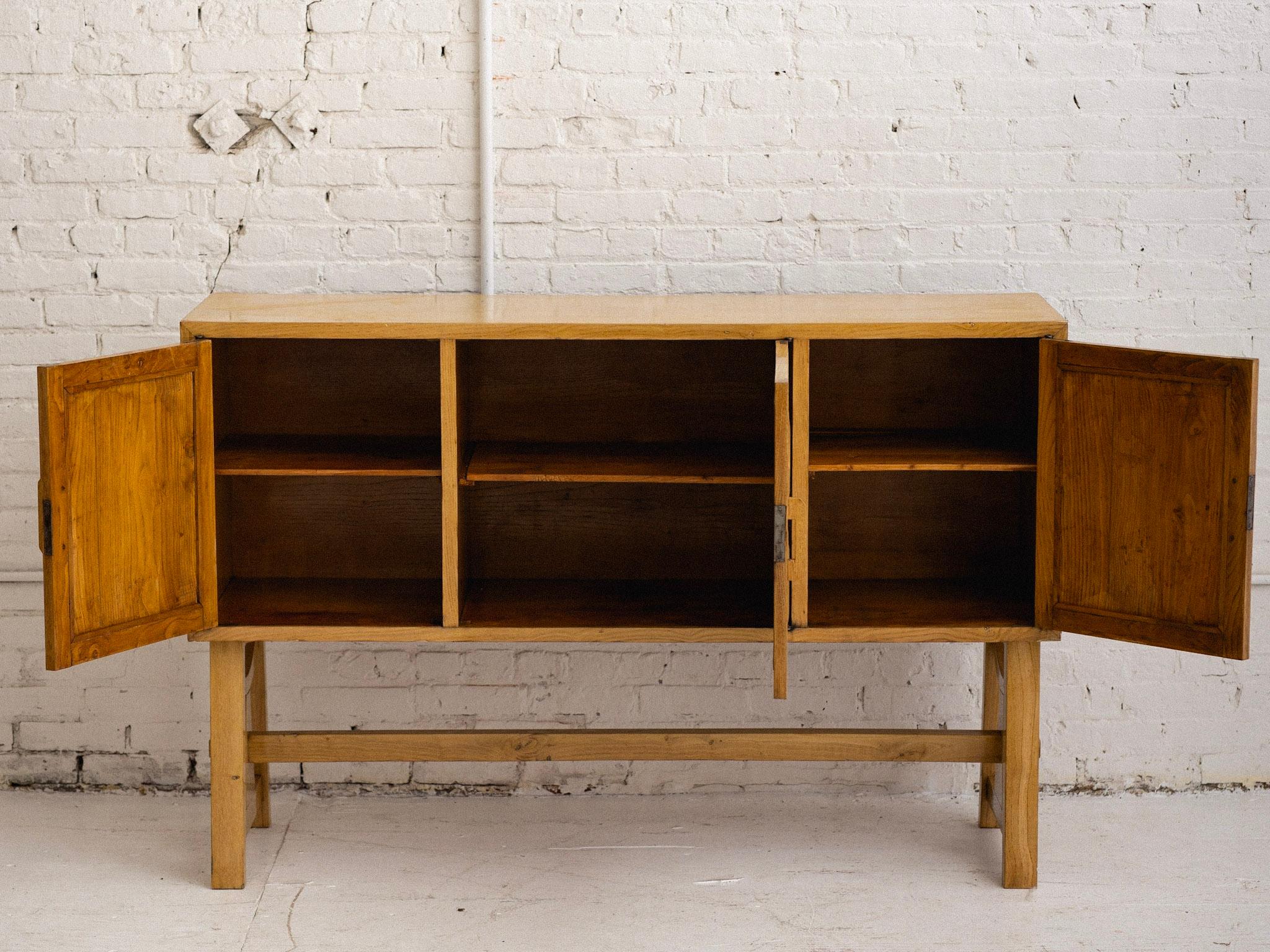 Midcentury Rustic Pine Italian Sideboard In Fair Condition For Sale In Brooklyn, NY