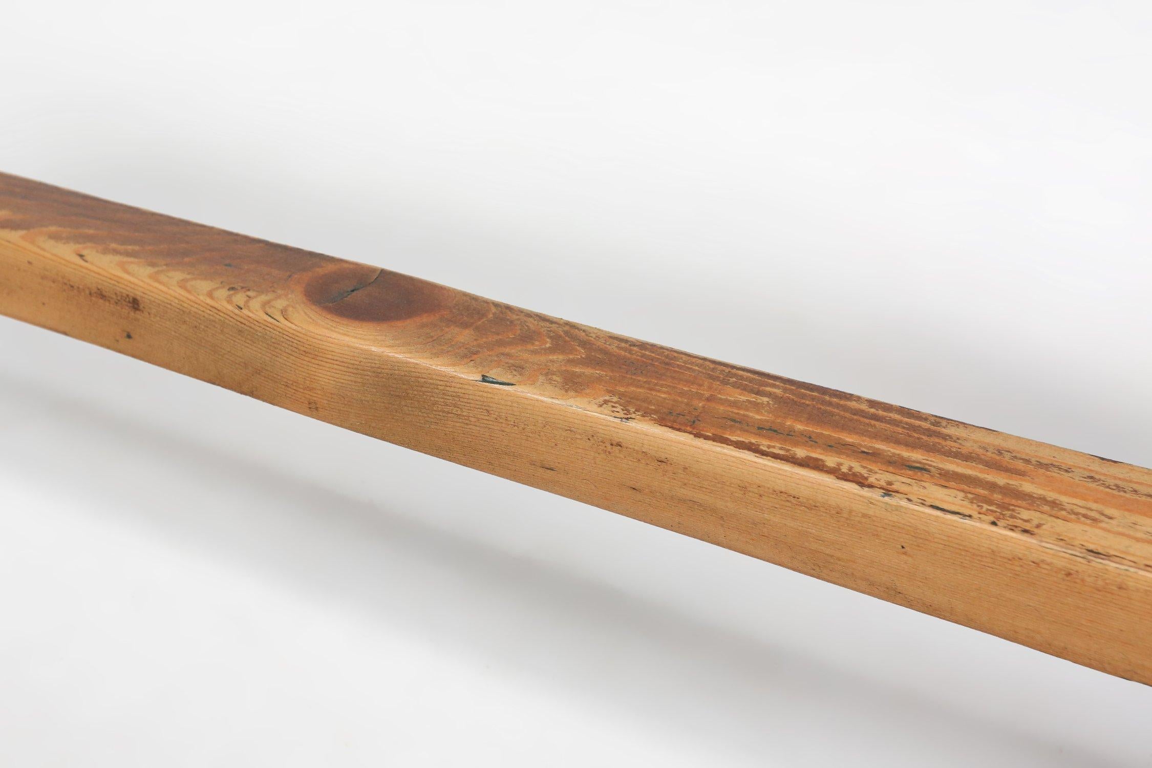 Rustikale Holzbank aus der Jahrhundertmitte, Frankreich, 1900er Jahre im Angebot 5
