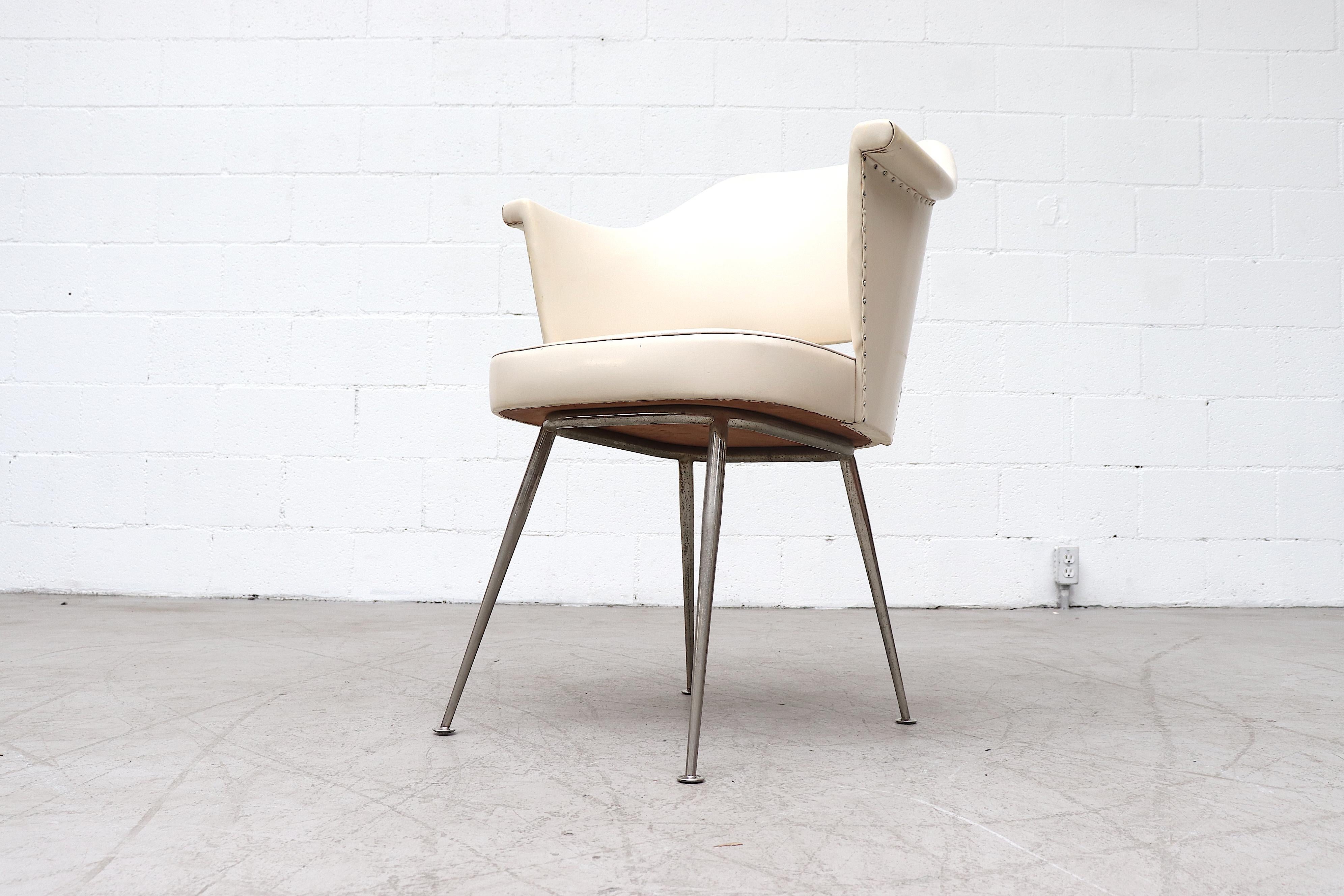 Metal Mid-Century Saarinen Style Arm Chair