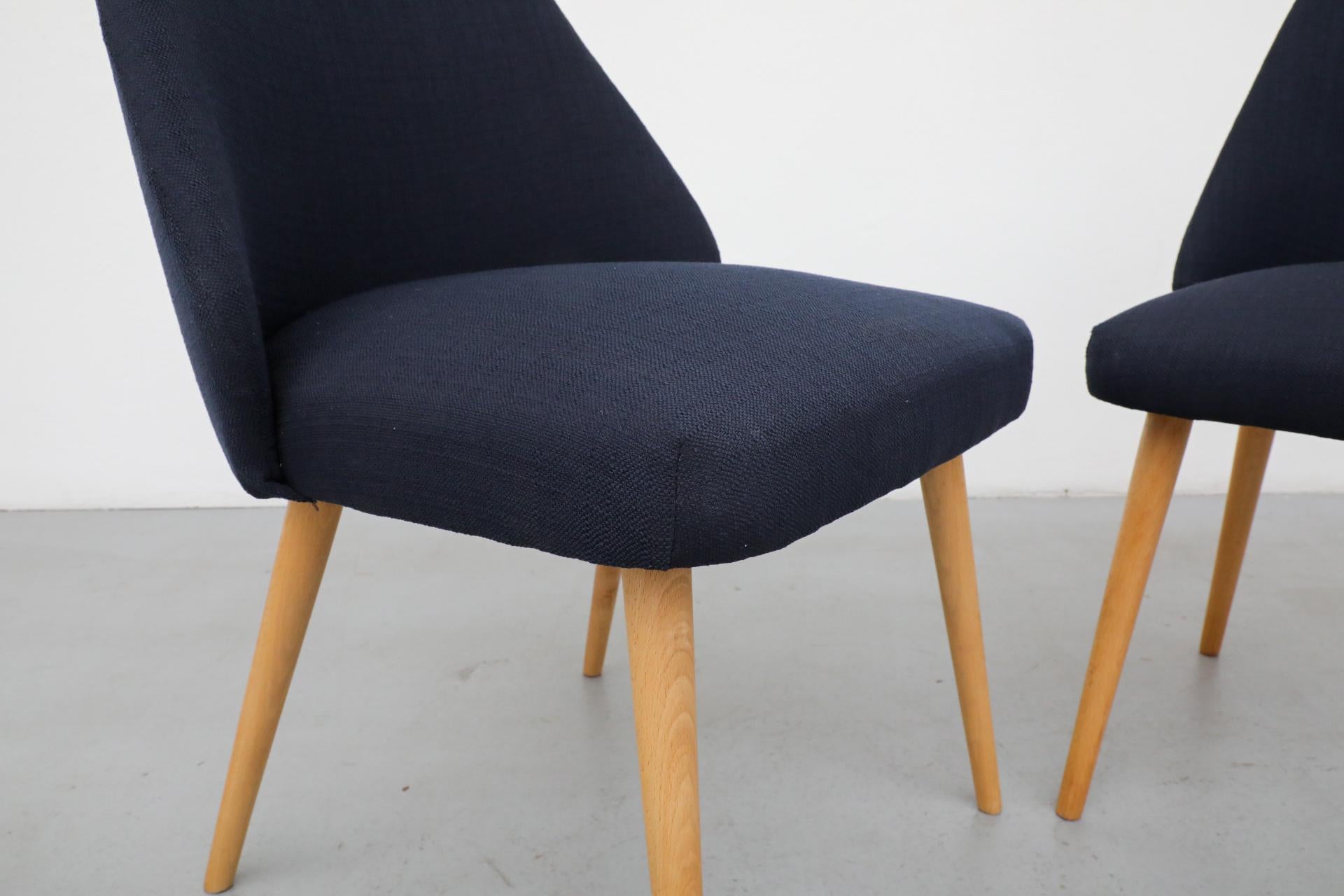 Mid-Century Saarinen Style Cocktail Chairs with Navy Upholstery and Birch Legs For Sale 4