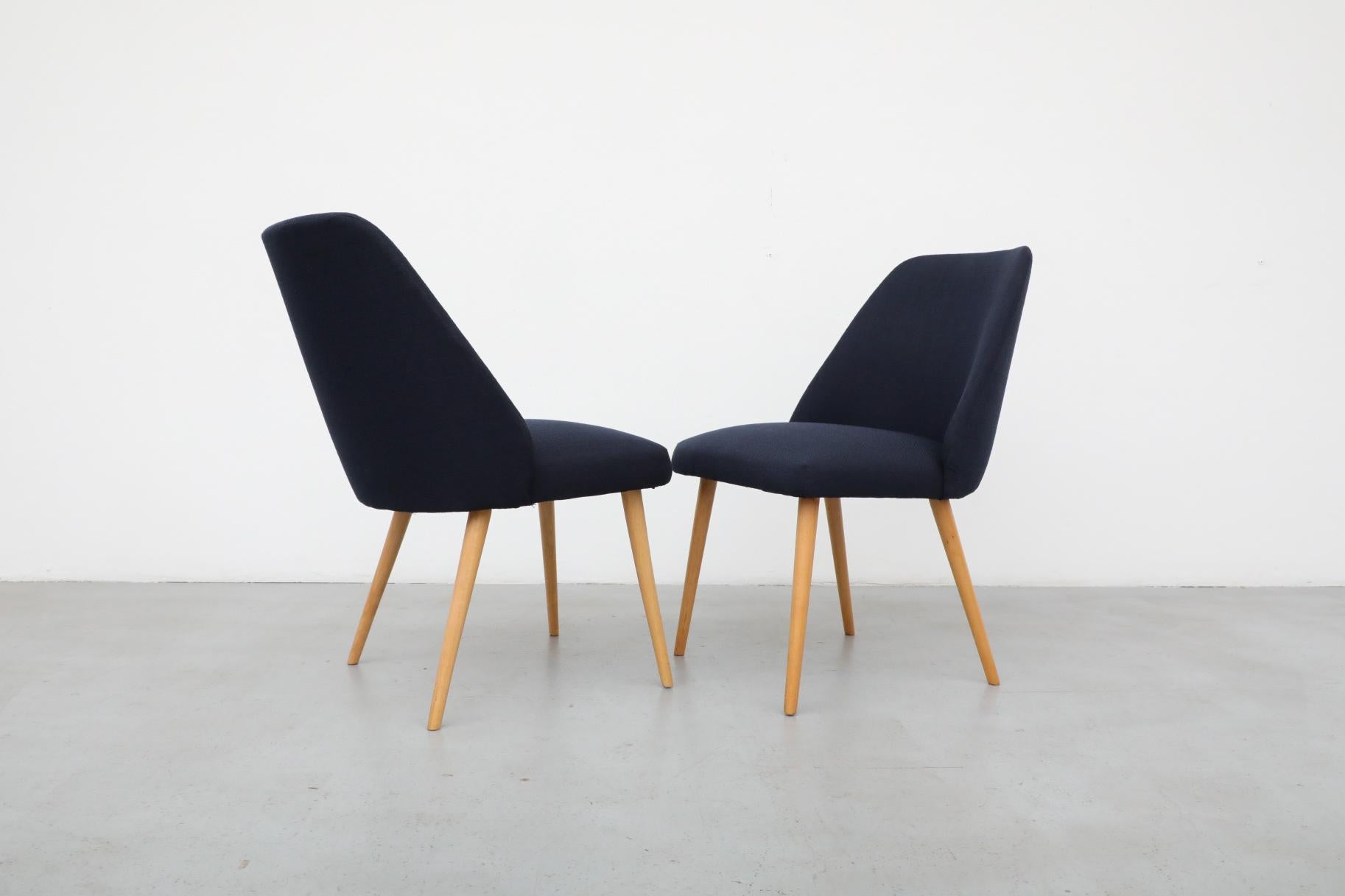 Mid-Century Saarinen Style Cocktail Chairs with Navy Upholstery and Birch Legs For Sale 7