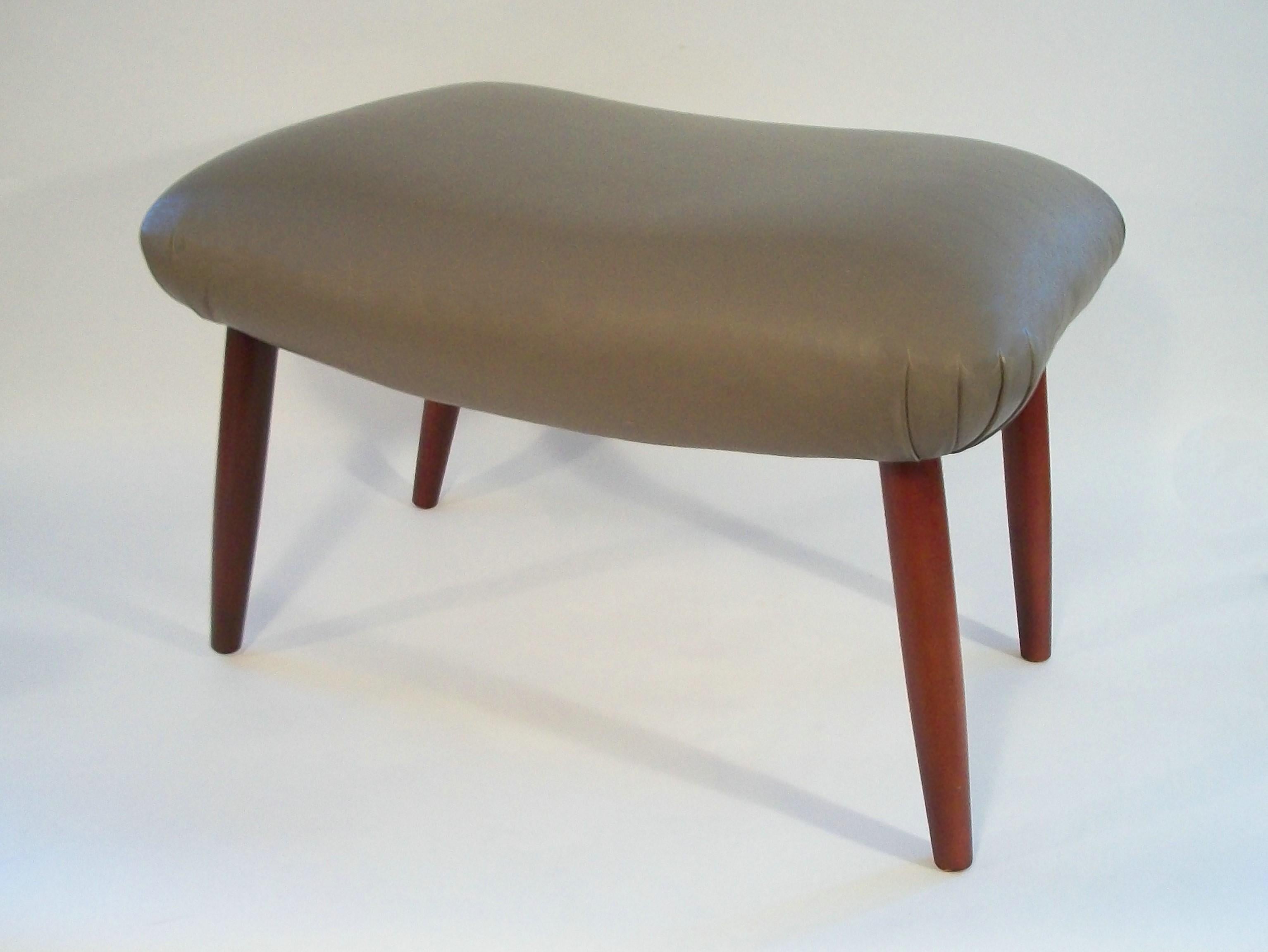 Hand-Crafted Mid Century Saddle Seat Foot Stool / Ottoman - Leather Upholstery - Circa 1980's For Sale