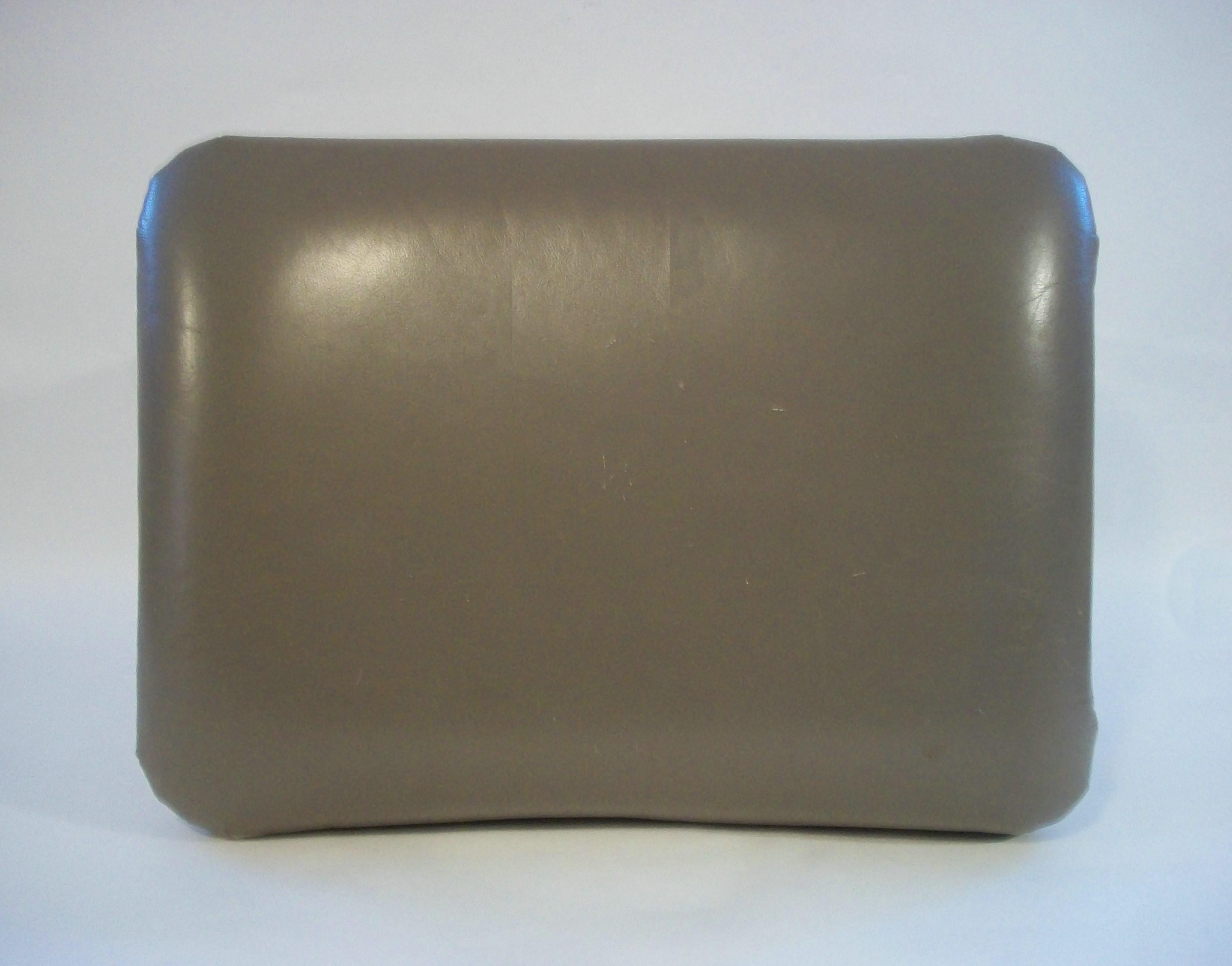 Mid Century Saddle Seat Foot Stool / Ottoman - Leather Upholstery - Circa 1980's For Sale 2