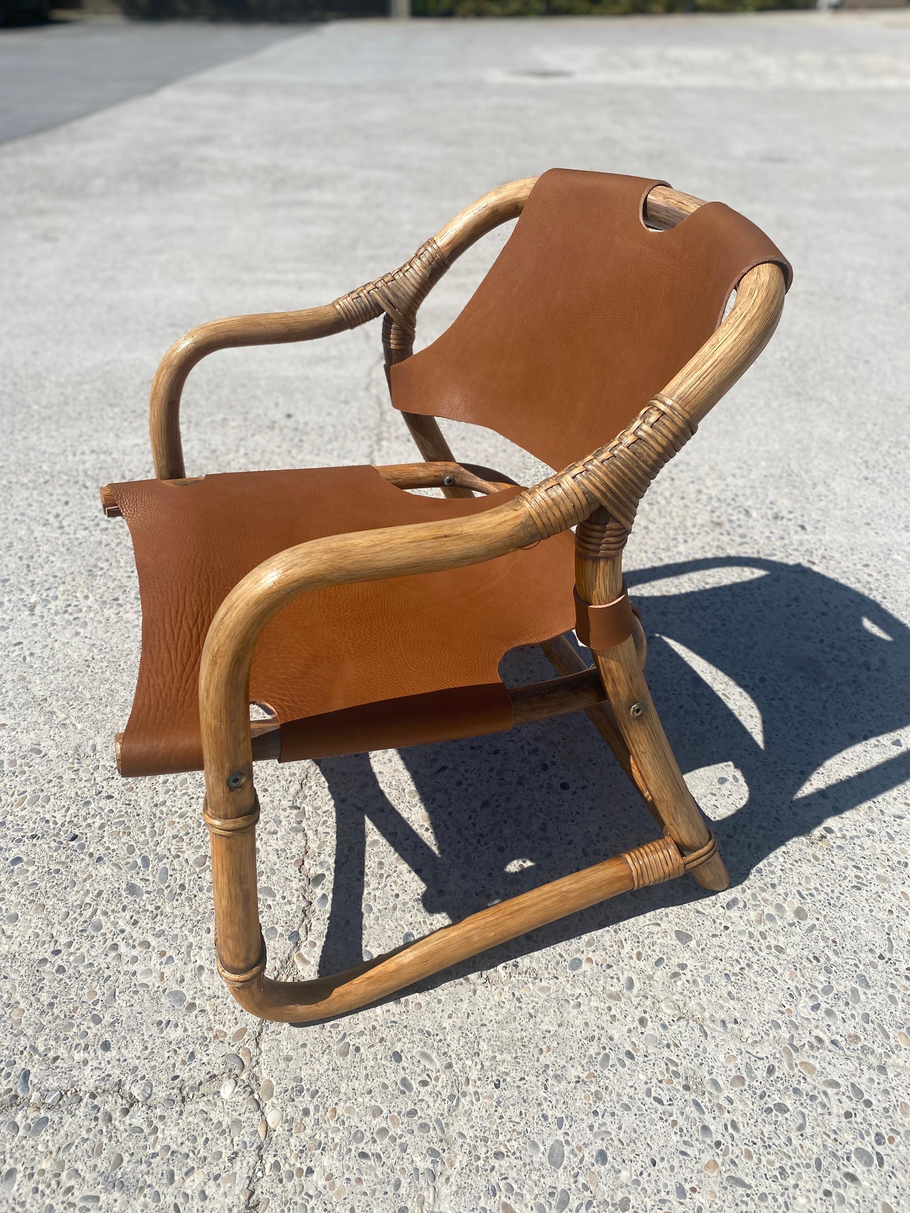 Sillón Safari de bambú y cuero de mediados de siglo, Dinamarca, años 60 Escandinavo moderno en venta