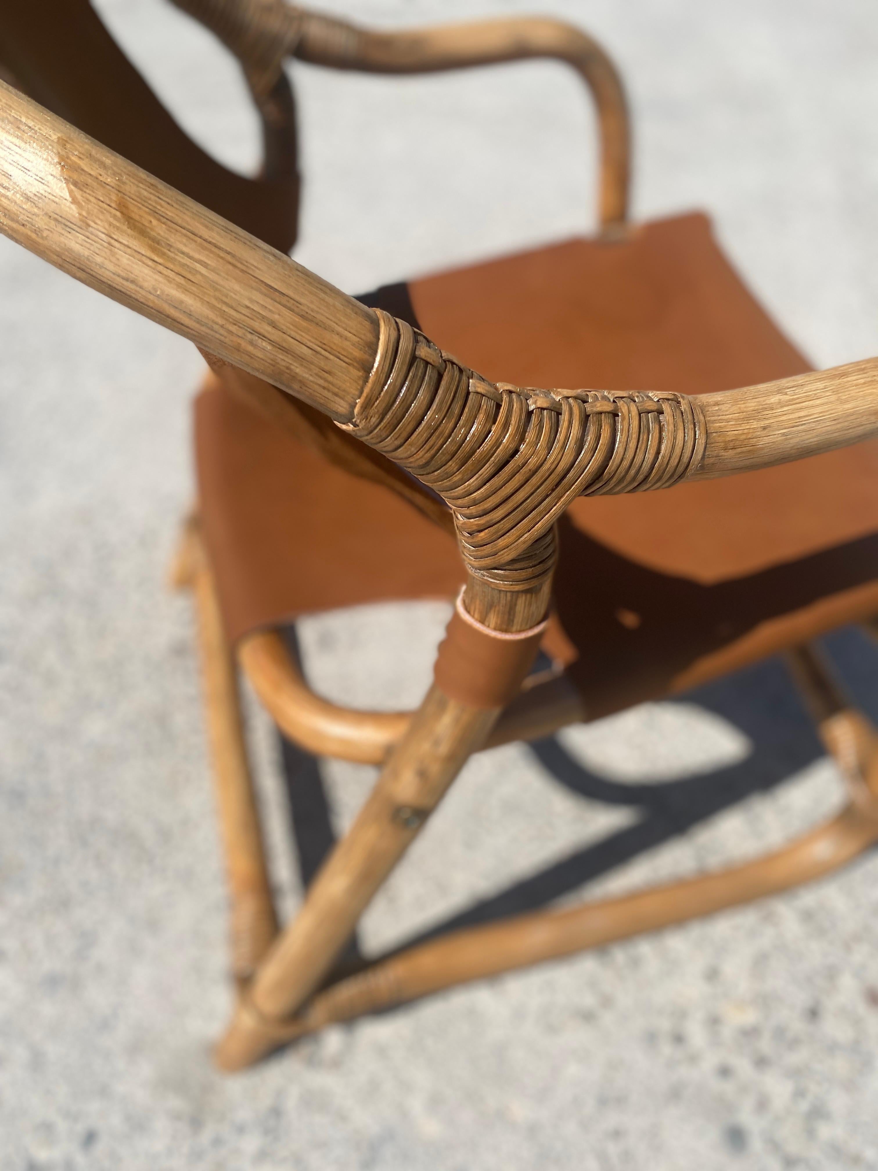 Sillón Safari de bambú y cuero de mediados de siglo, Dinamarca, años 60 en venta 2