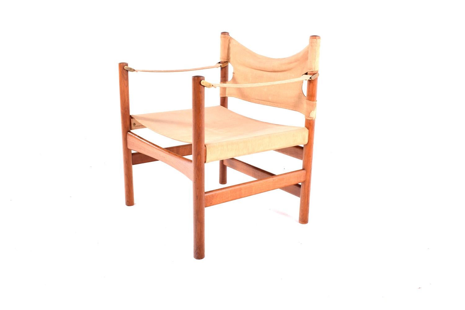 Very beautiful Safari chair, model #2221 in solid oak and brass with original slung cotton canvas seat designed by Borge Mogensen for Fredericia, Denmark. Rare chair with high quality.