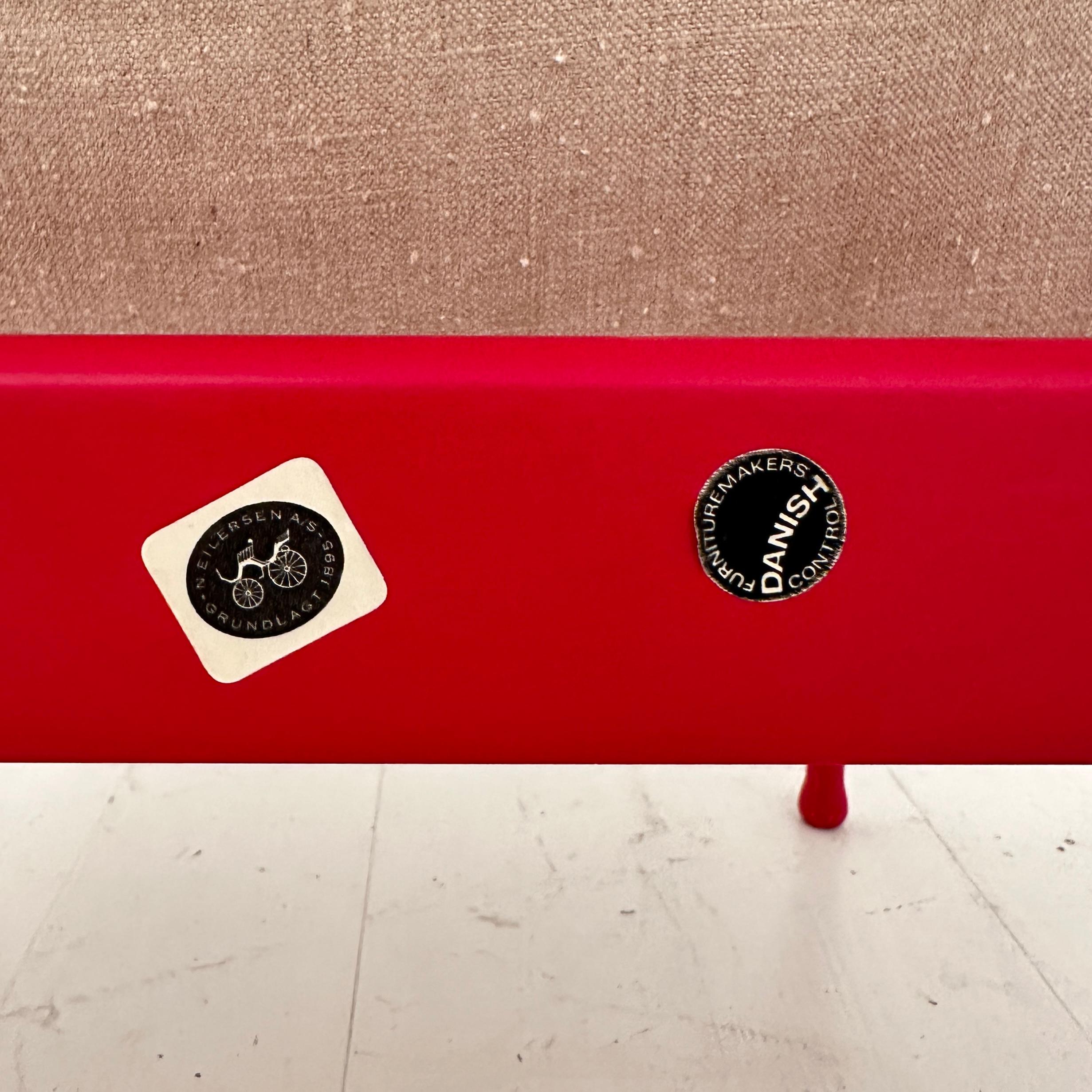 Sedia Safari Mid Century in Beeche laccato rosso di Erik Worts per Nils Eilersen in vendita 2