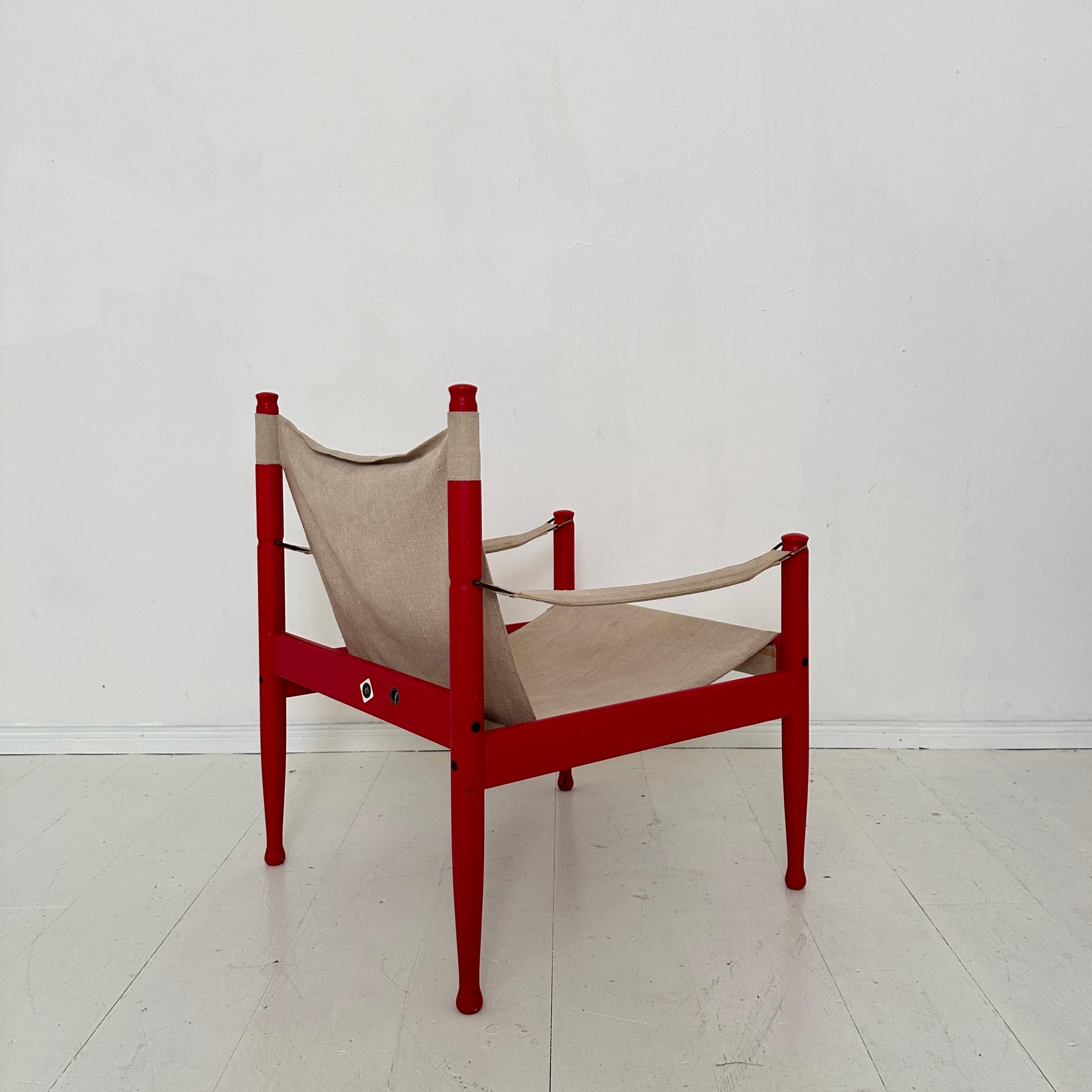 Metà XX secolo Sedia Safari Mid Century in Beeche laccato rosso di Erik Worts per Nils Eilersen in vendita