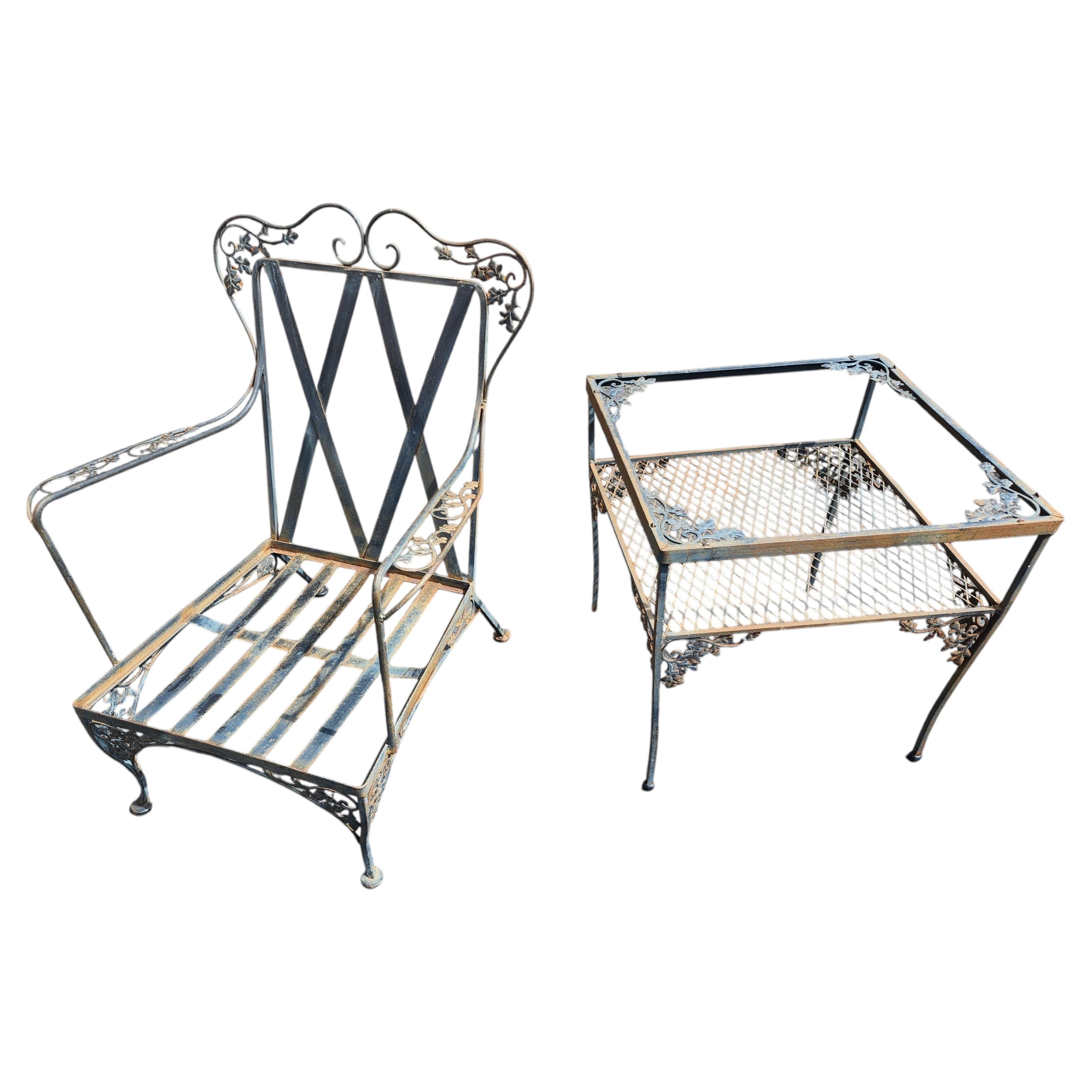Ensemble 2 pièces Salterini Chaise longue et table en fer forgé du milieu du siècle dernier en vente