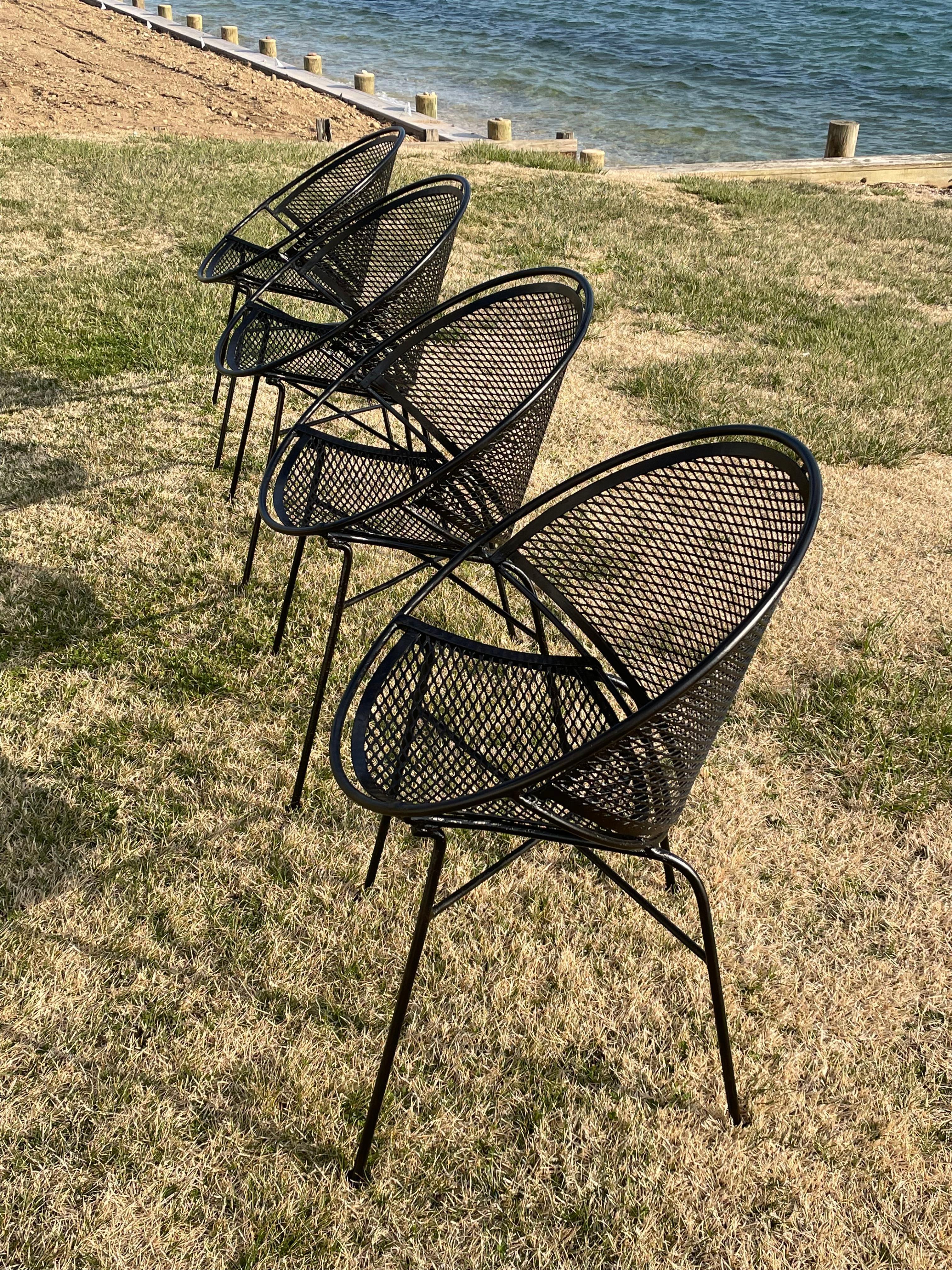 Mid Century Salterini “Radar” Outdoor Dining Set In Good Condition For Sale In New York, NY