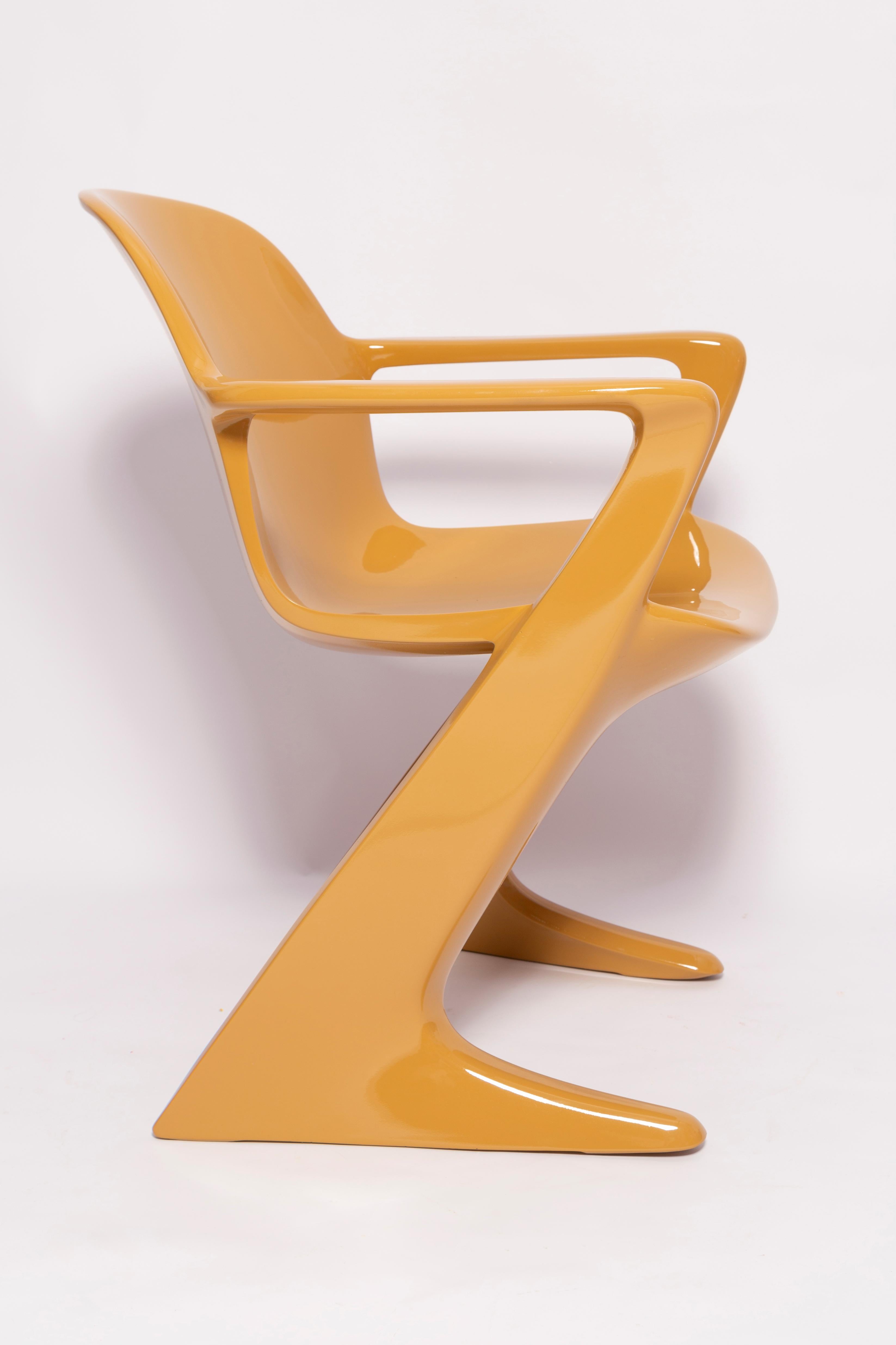 Lacquered Mid-Century Sand Beige Kangaroo Chair Designed by Ernst Moeckl, Germany, 1968 For Sale