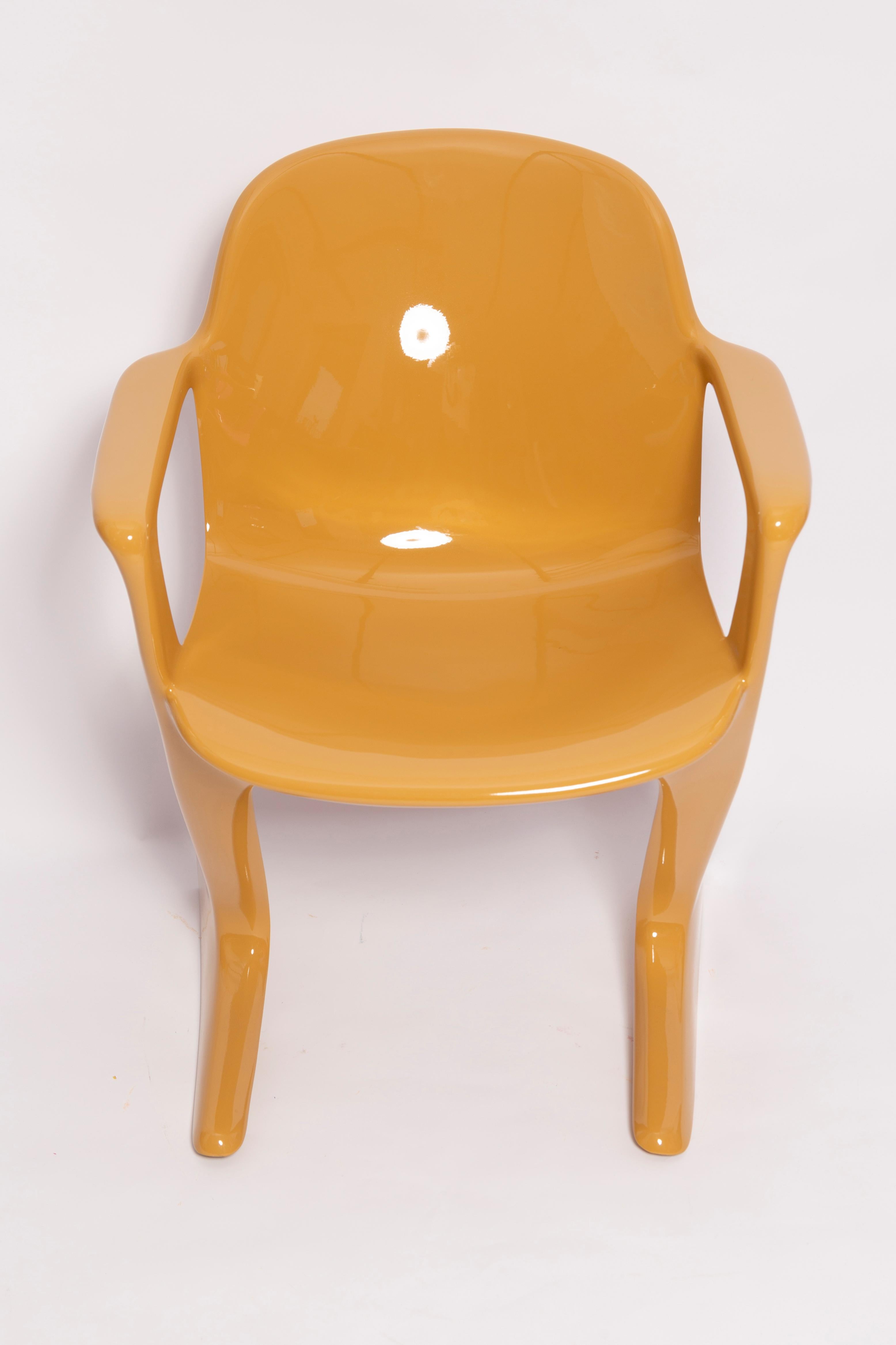 Mid-Century Sand Beige Kangaroo Chair Designed by Ernst Moeckl, Germany, 1968 For Sale 1