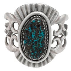 Bracelet manchette Navajo en argent sterling du milieu du siècle avec pierre en turquoise bleue de Bisbee