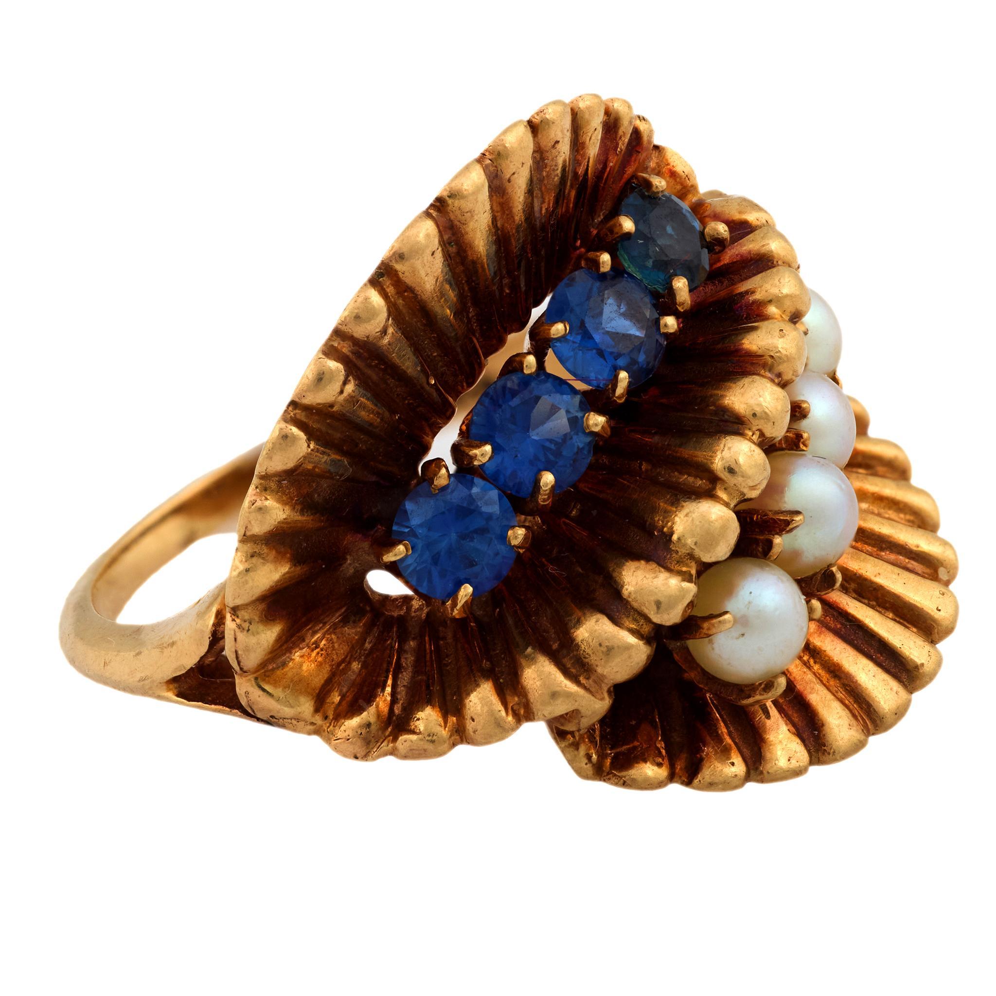 Anillo de cóctel de oro amarillo de 14k con zafiro y perla de mediados de siglo Moderno en venta