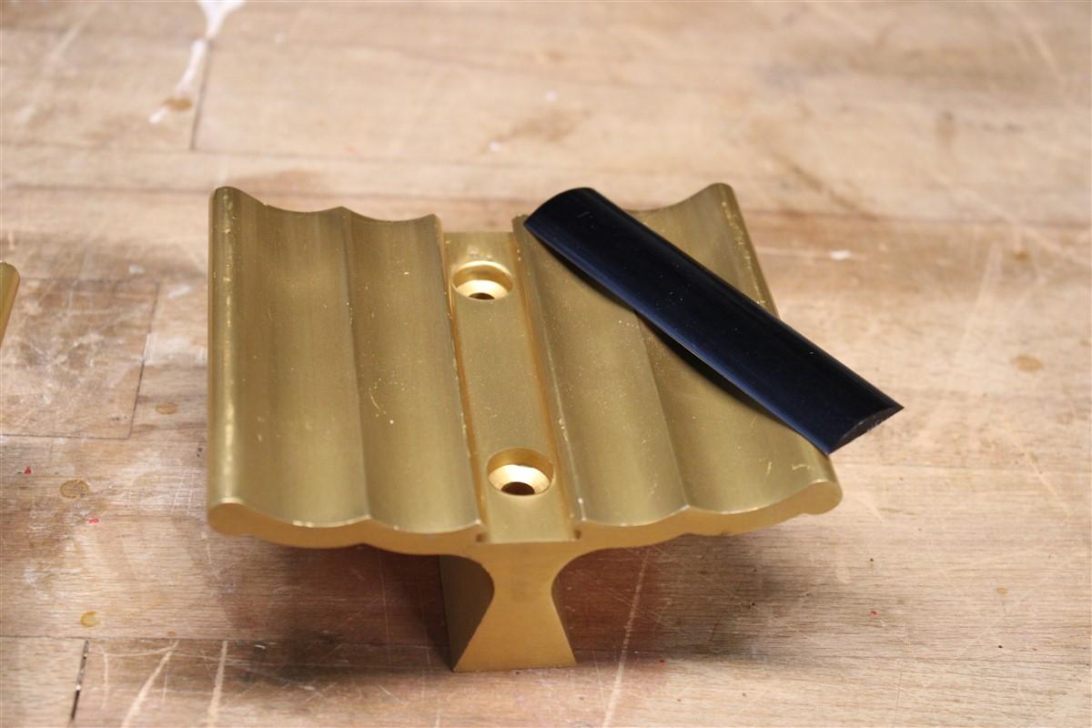 Mid-Century moderno Maniglie in ottone satinato del Mid-Century Design italiano, 1950, oro e nero in vendita