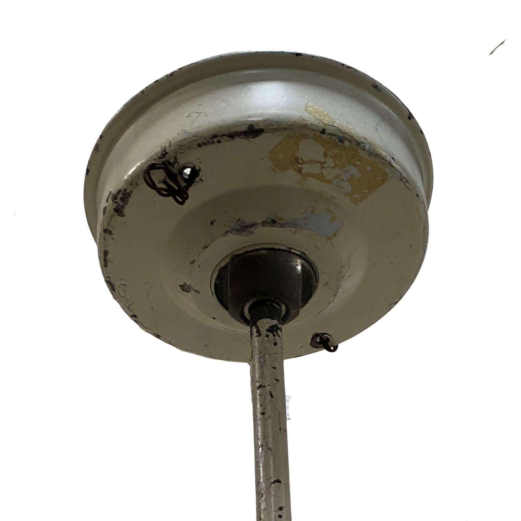 Milieu du XXe siècle Plafonnier « Saturn » du milieu du siècle dernier de 15 pouces en acier de Kurt Versen - QTY 6 en vente