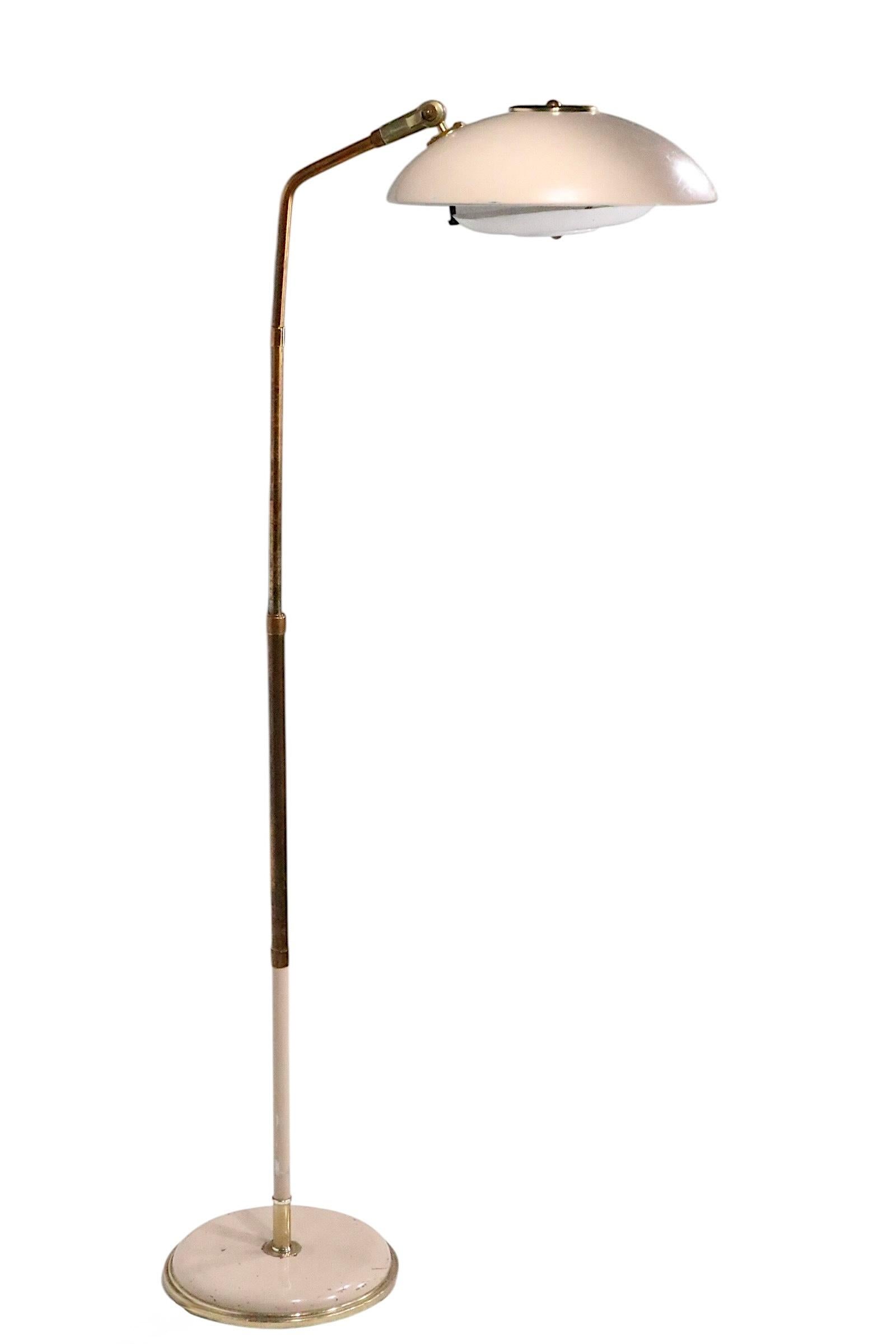 Mid Century Saucer Shade Stehleuchte Entworfen von Gerald Thurston für Lightolier (Moderne der Mitte des Jahrhunderts) im Angebot