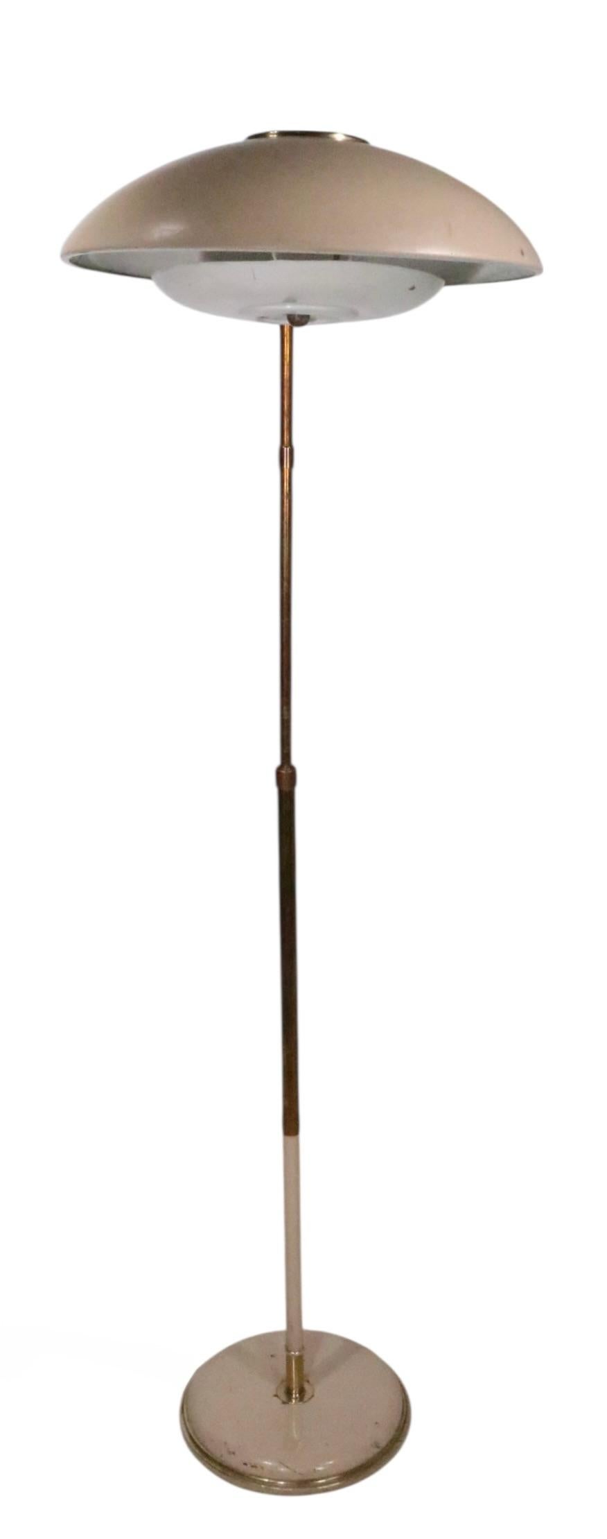 Mid Century Saucer Shade Stehleuchte Entworfen von Gerald Thurston für Lightolier (Metall) im Angebot