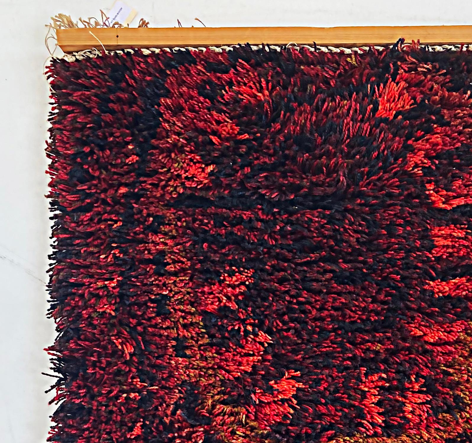Dänischer moderner Rya-Wollteppich-Wandteppich aus der Mitte des Jahrhunderts, 1960er Jahre

Zum Verkauf angeboten wird eine Mitte des Jahrhunderts skandinavischen modernen dänischen rya Wolle Wandteppich hängen mit einem hellen und bunten Muster.