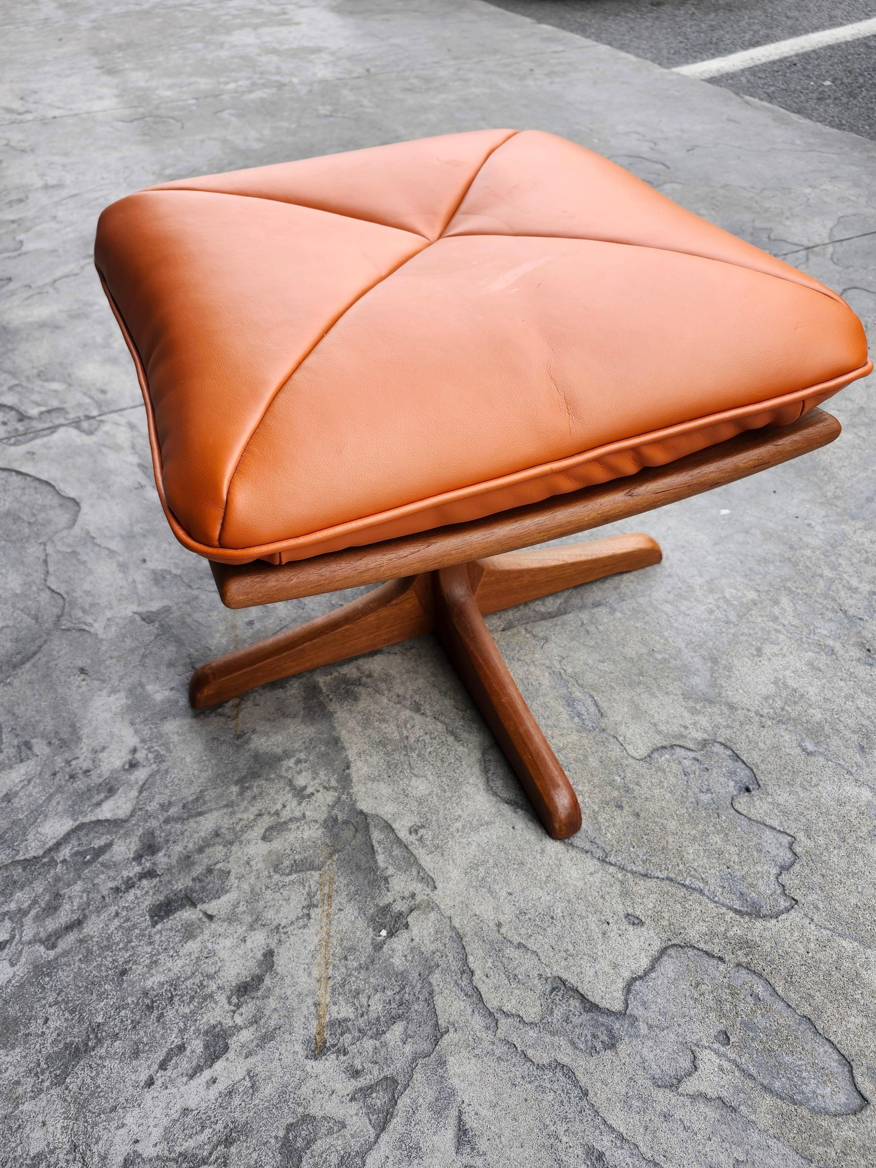 Naugahyde Mid-Century Scandanavian Modern Footstool Ottoman Orange Faux Leather & Oak 1970 For Sale