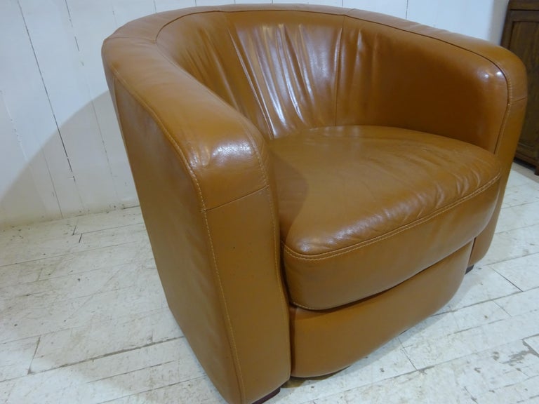 Retro Tan Leather Tub Chair For Sale at 1stDibs