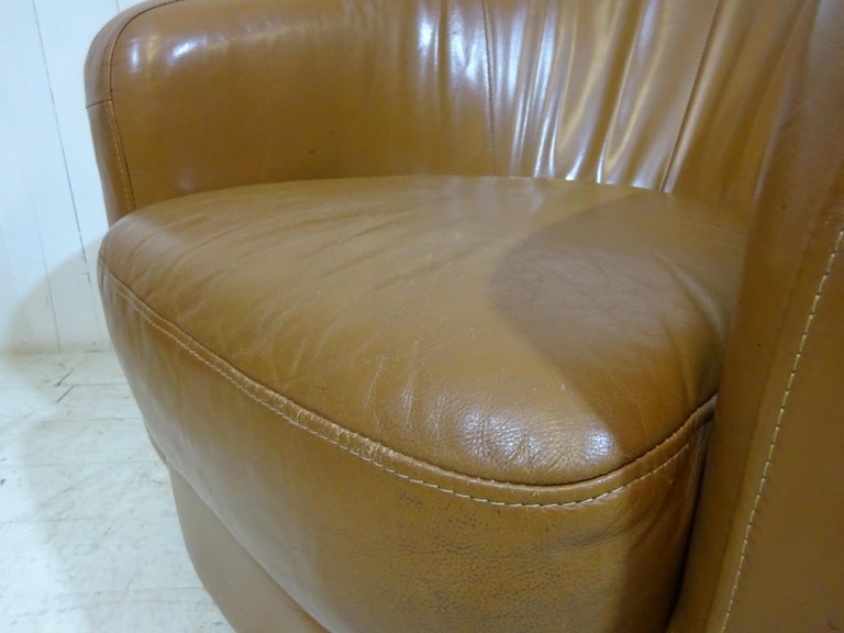 Retro Tan Leather Tub Chair For Sale at 1stDibs