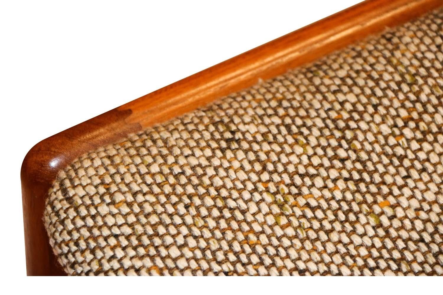Mitte des Jahrhunderts Scandinavia Woodworks Co. Teakholz-Esszimmerstühle 3