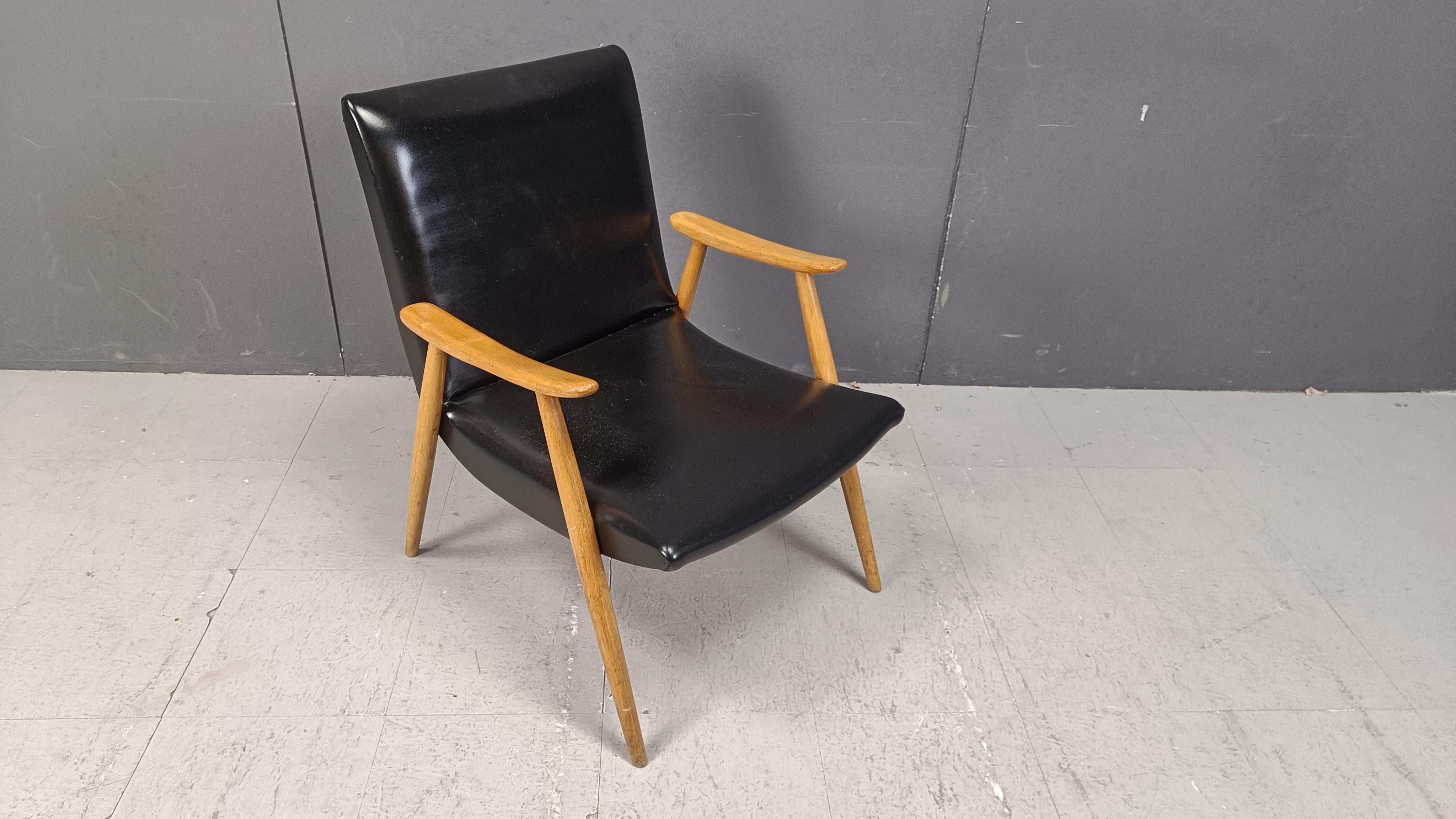 Mid century scandinavian armchair, 1960s In Excellent Condition For Sale In Leuven, Vlaams Gewest